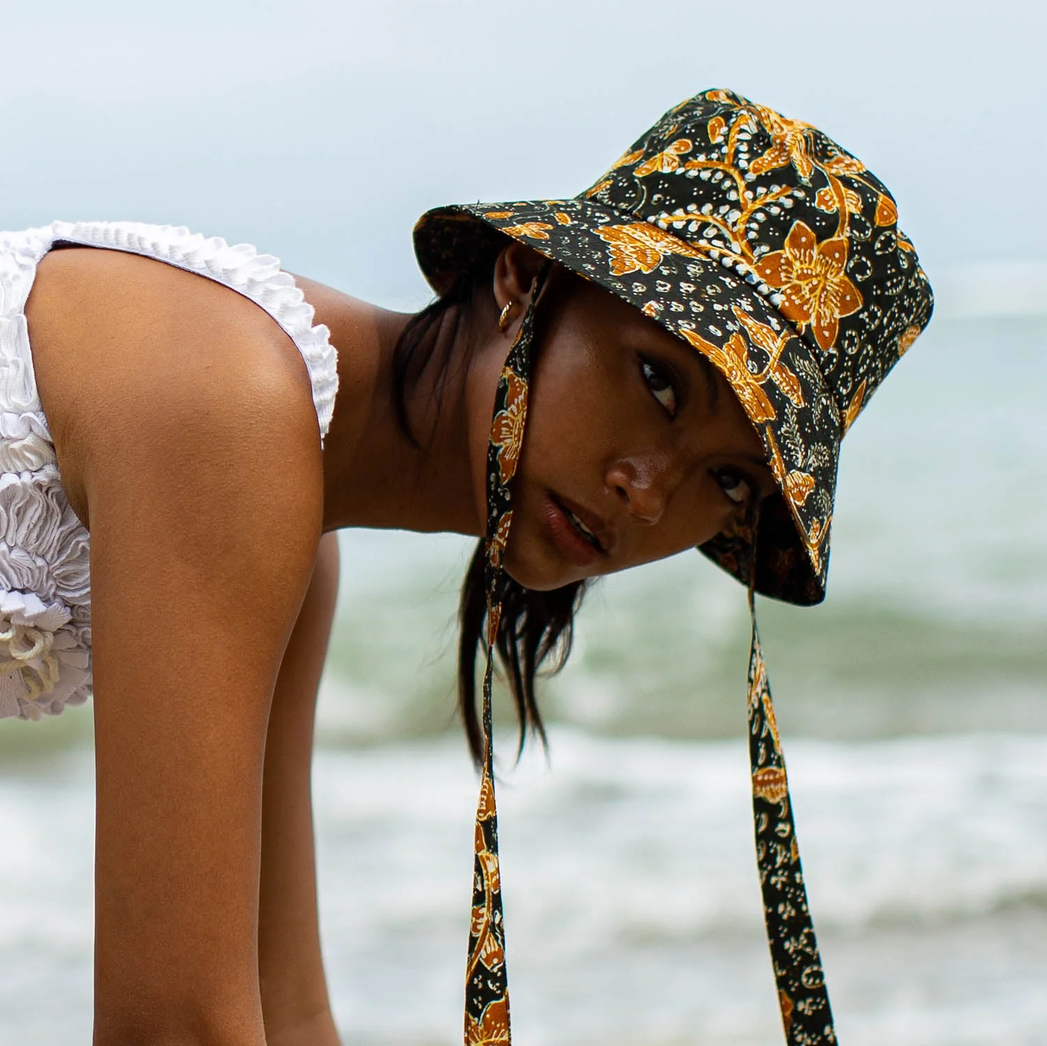 JASMINE Chinoiserie Batik Hat In Brown and Black - Image 4