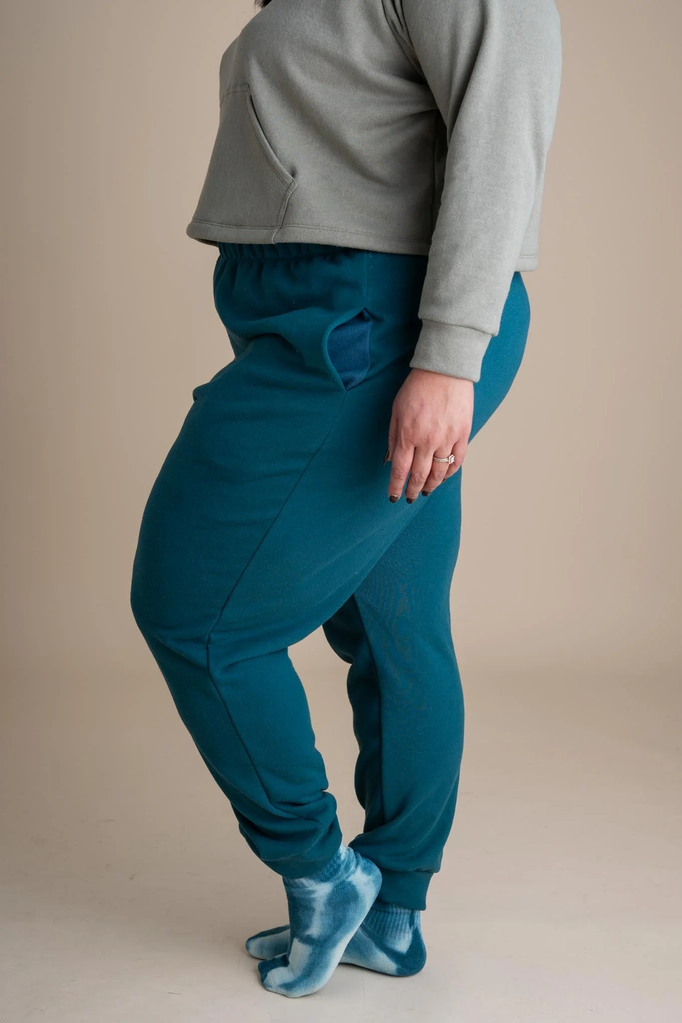 Joggers in Marine - Image 2