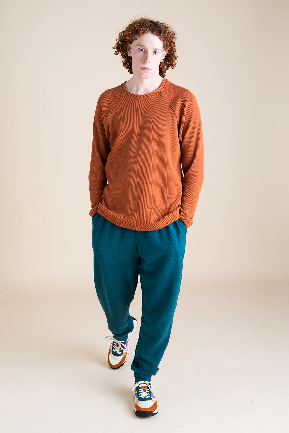 Joggers in Marine - Image 9