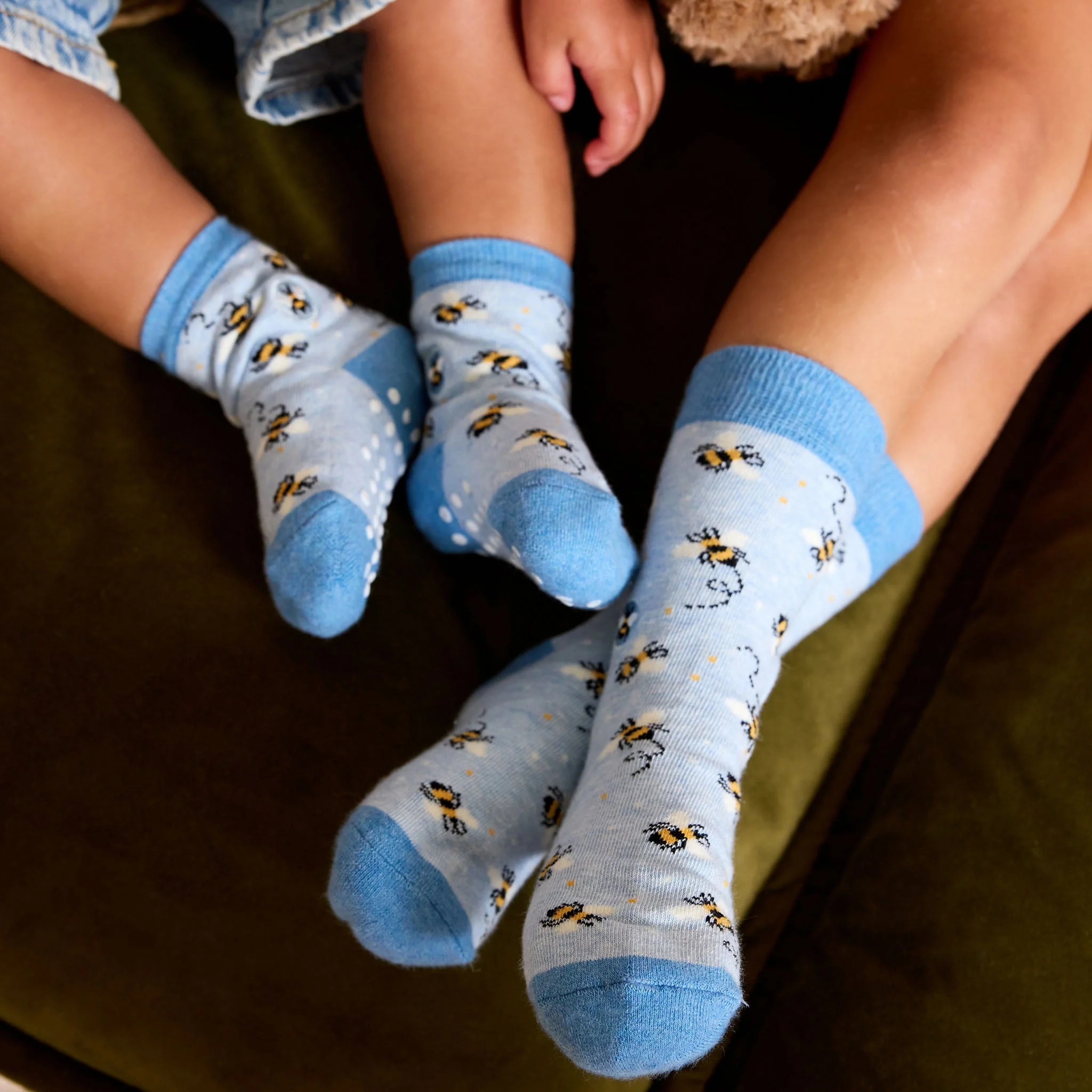 Kids Socks that Protect Bees - Image 5