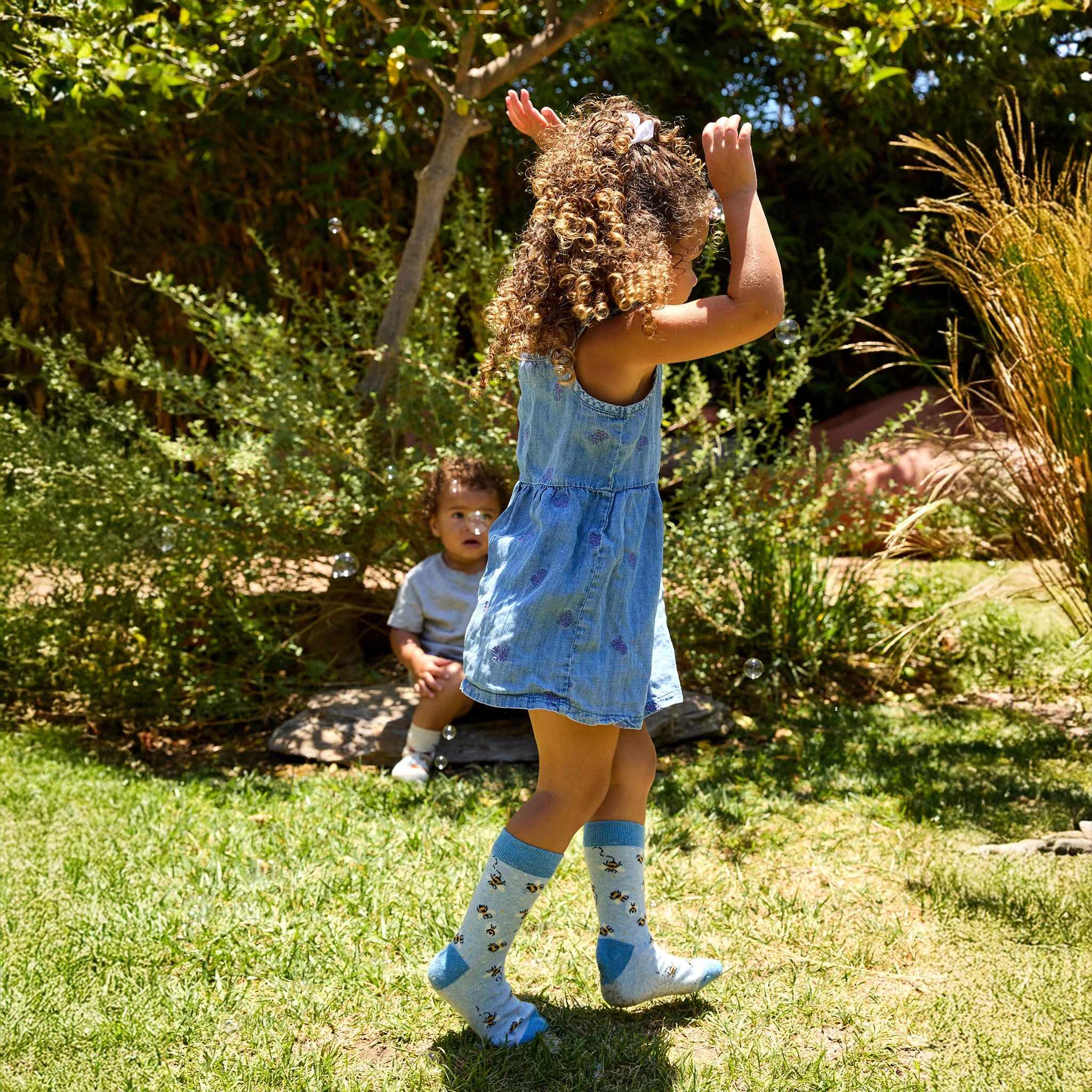 Kids Socks that Protect Bees - Image 6