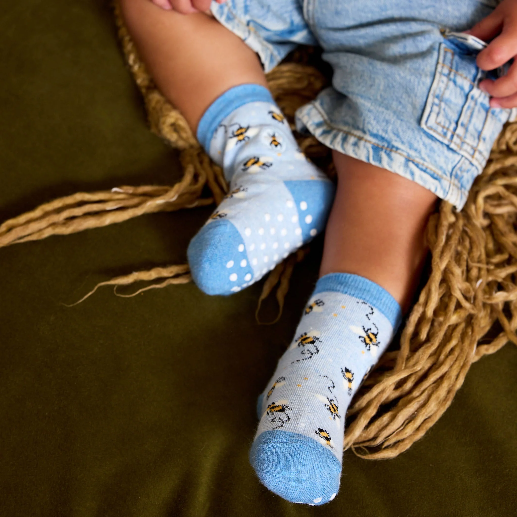 Kids Socks that Protect Bees - Image 8
