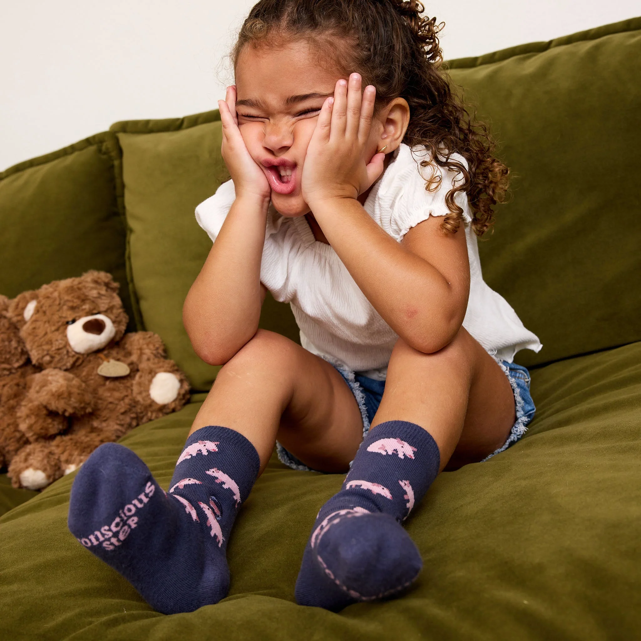 Kids Socks that Save Pigs - Image 6
