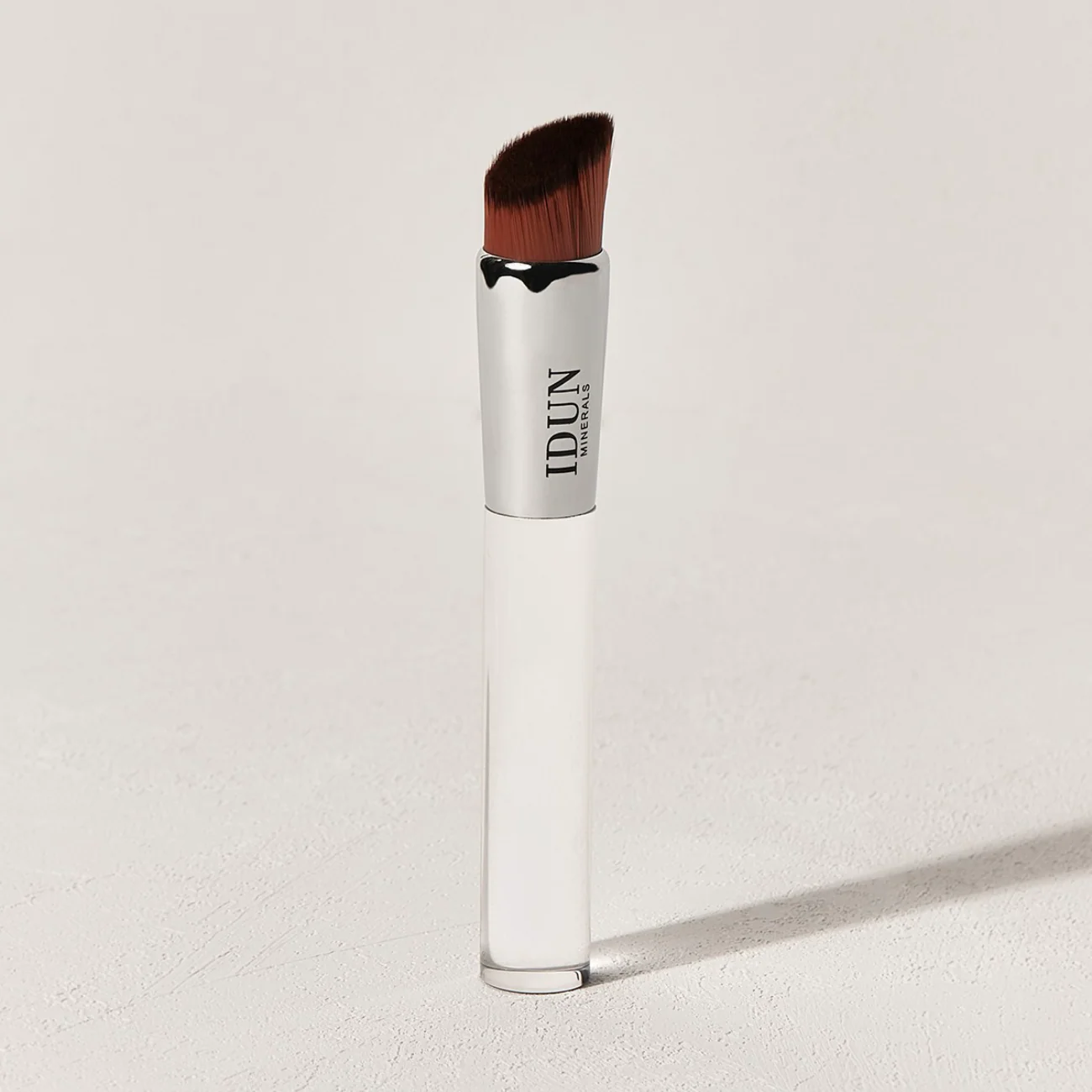 LIQUID FOUNDATION BRUSH - Image 2