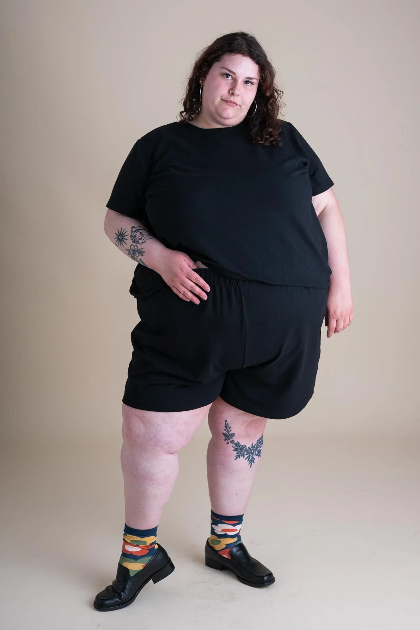 Liza Tee in Licorice - Image 2