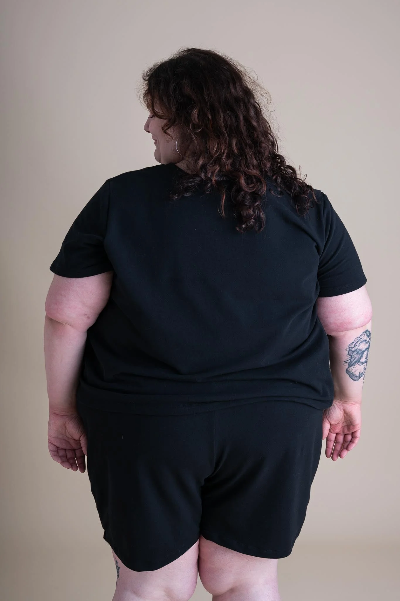 Liza Tee in Licorice - Image 3