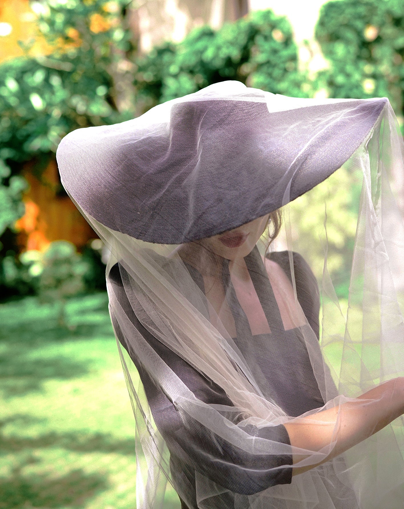 LOLA Wide Brim Jute Straw Hat In Black - Image 3