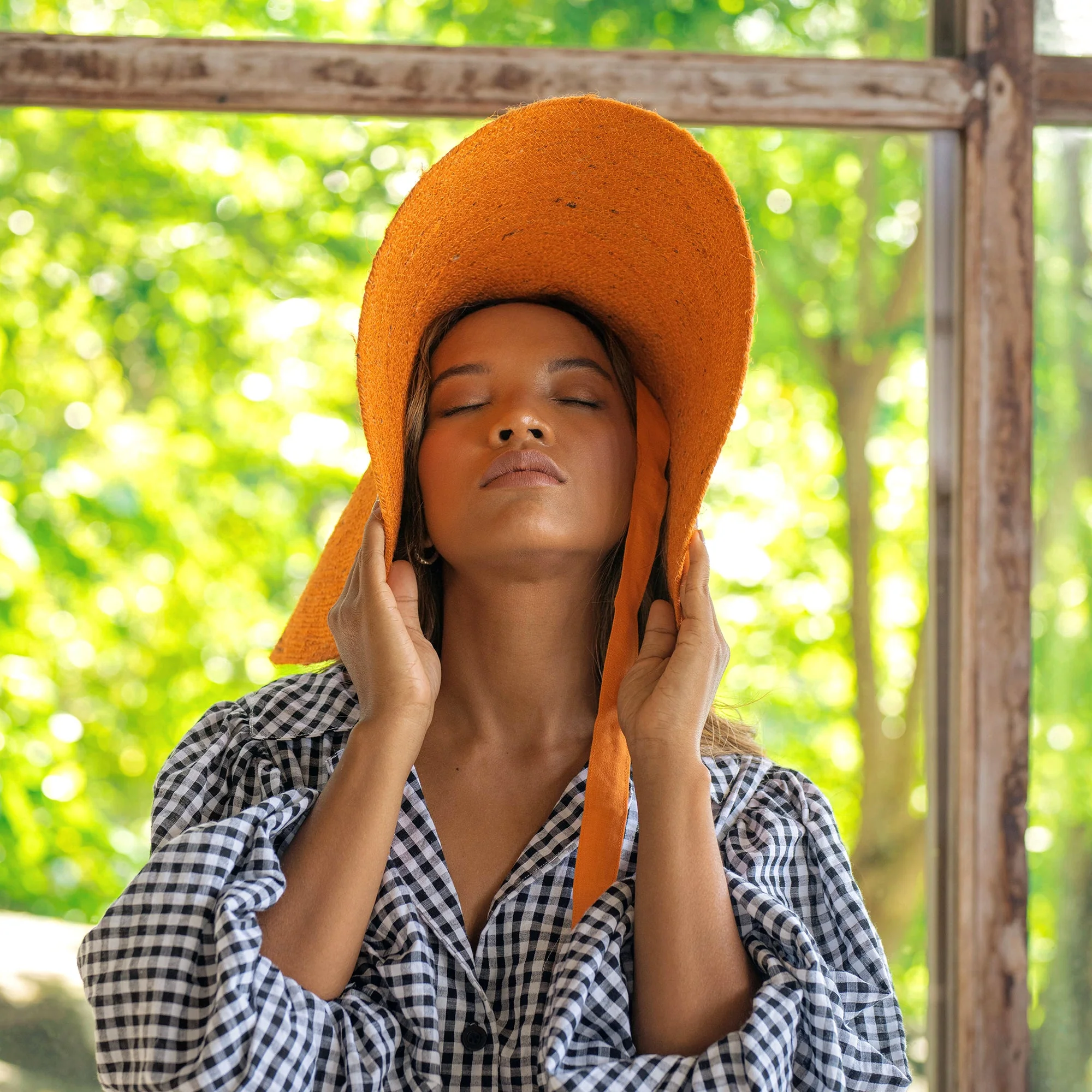 LOLA Wide Brim Jute Straw Hat In Orange - Image 4