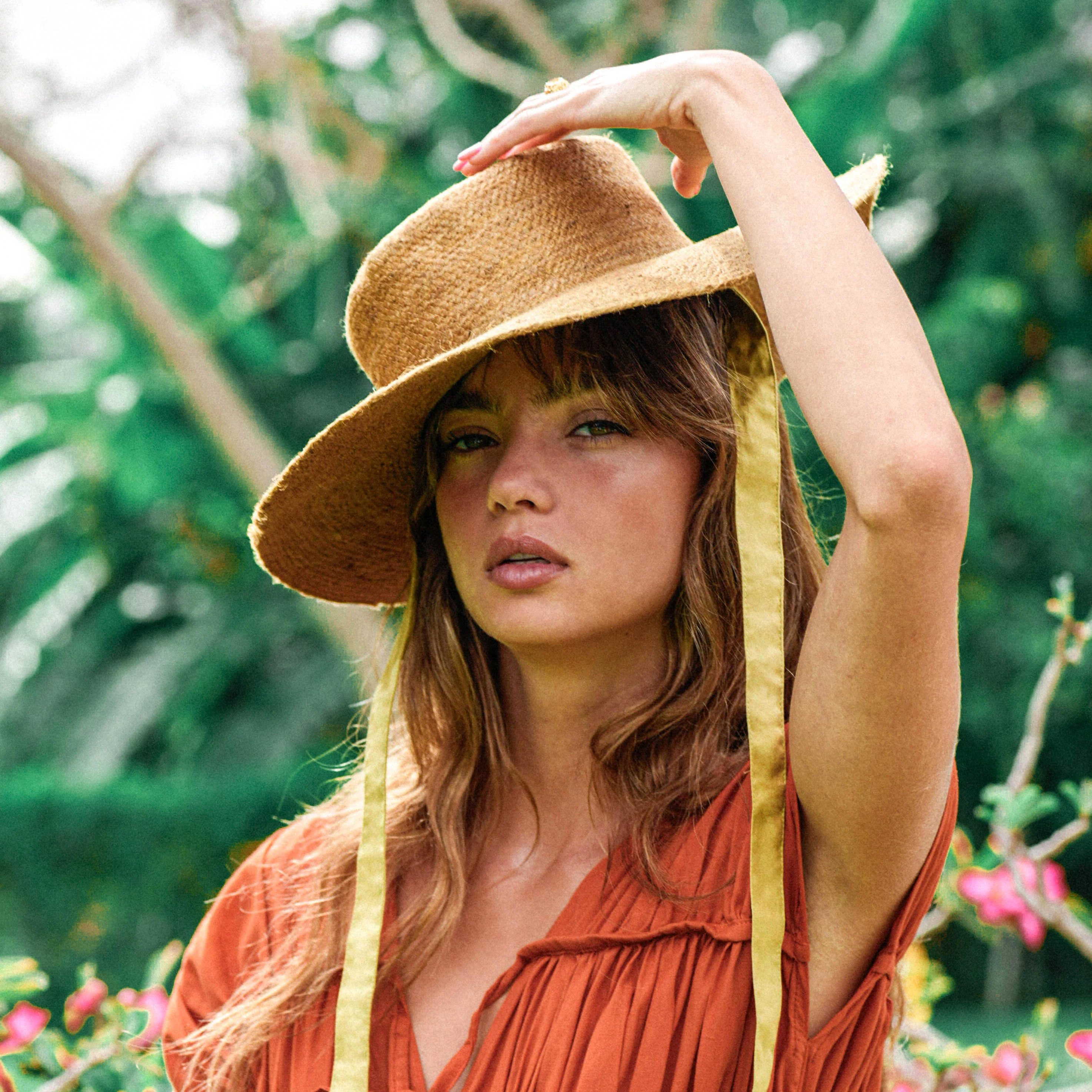 LOLI Jute Hat in Golden Brown