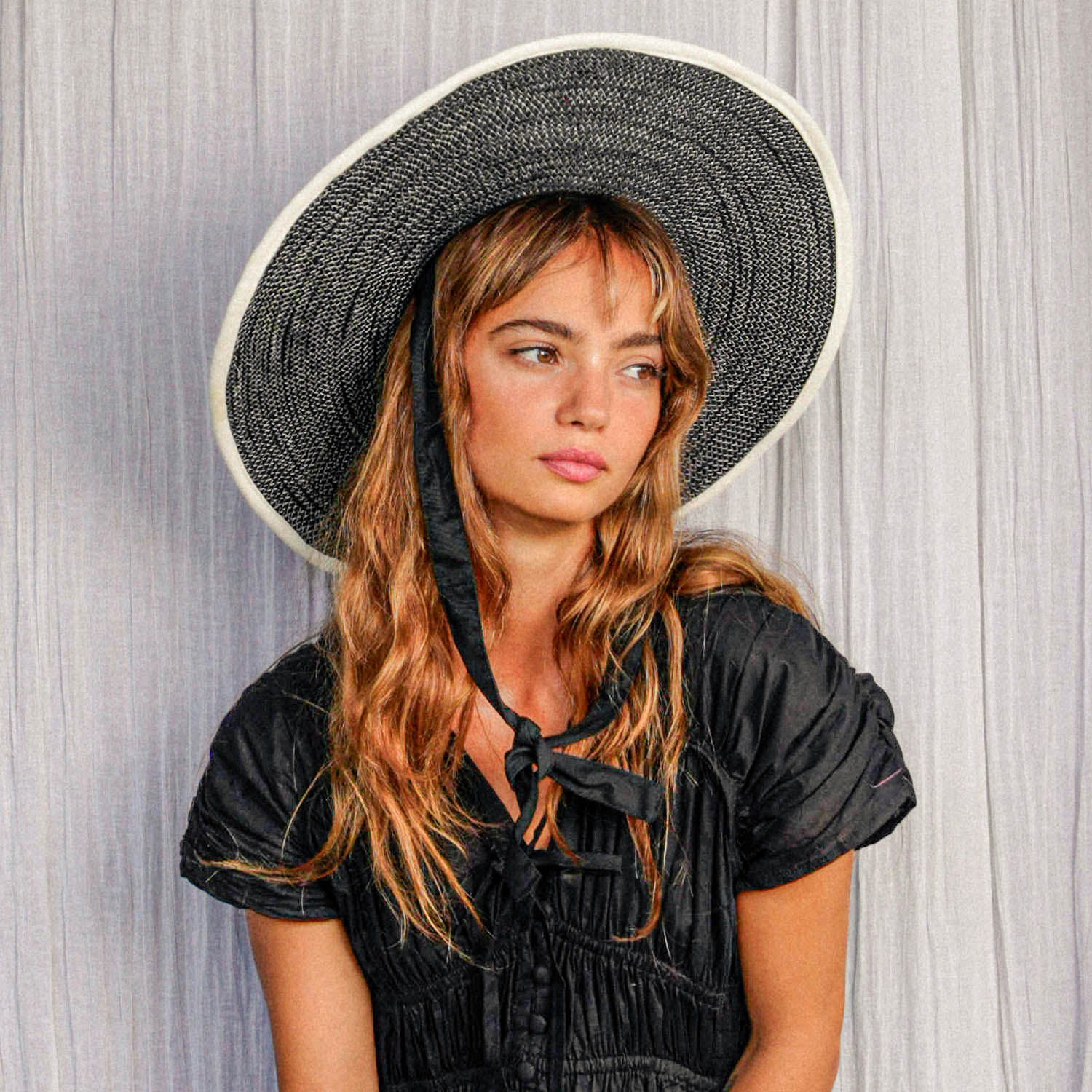 LOLO Wide-brim Jute Boater Hat in Black - Image 3