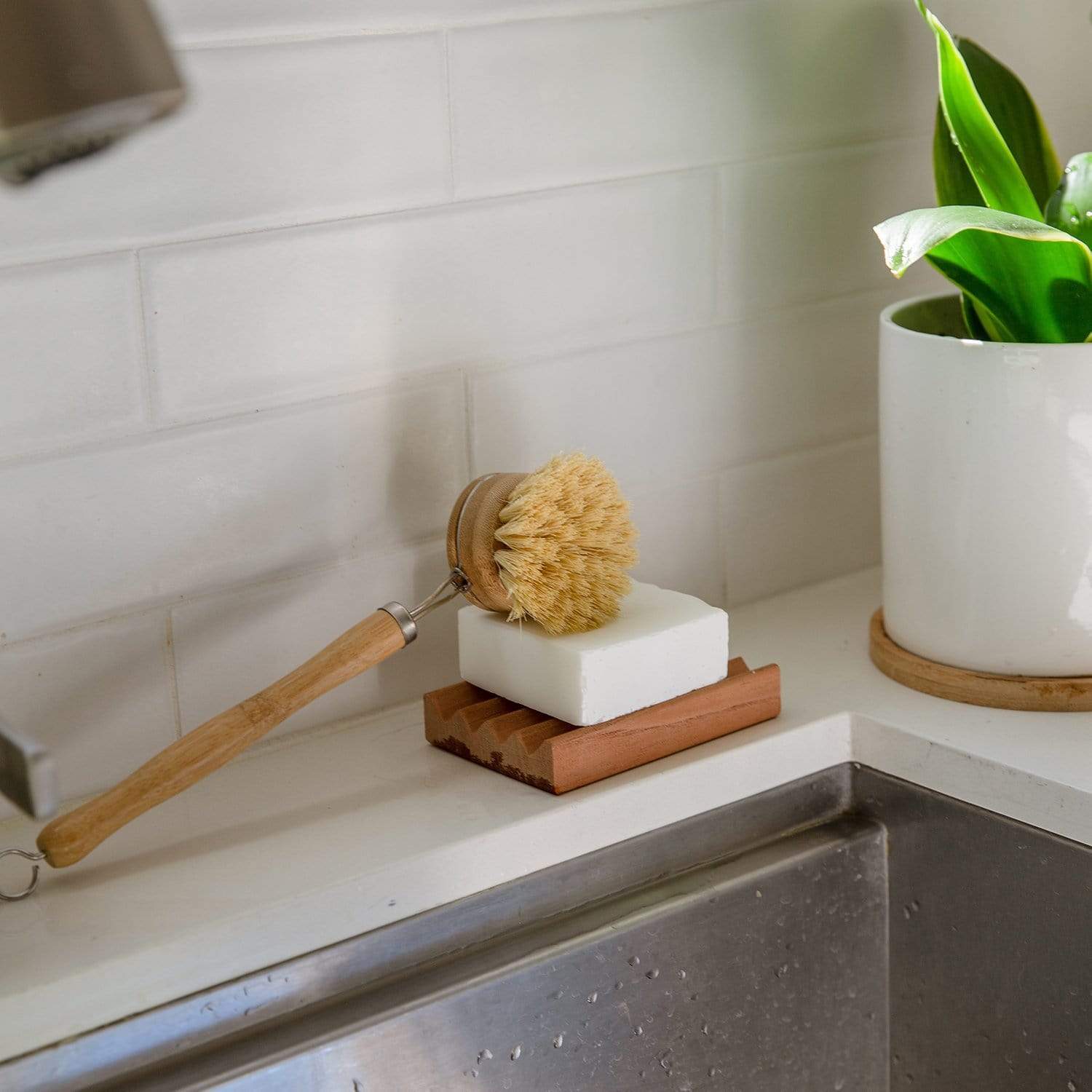 Long Handle Dish Brush - Image 3