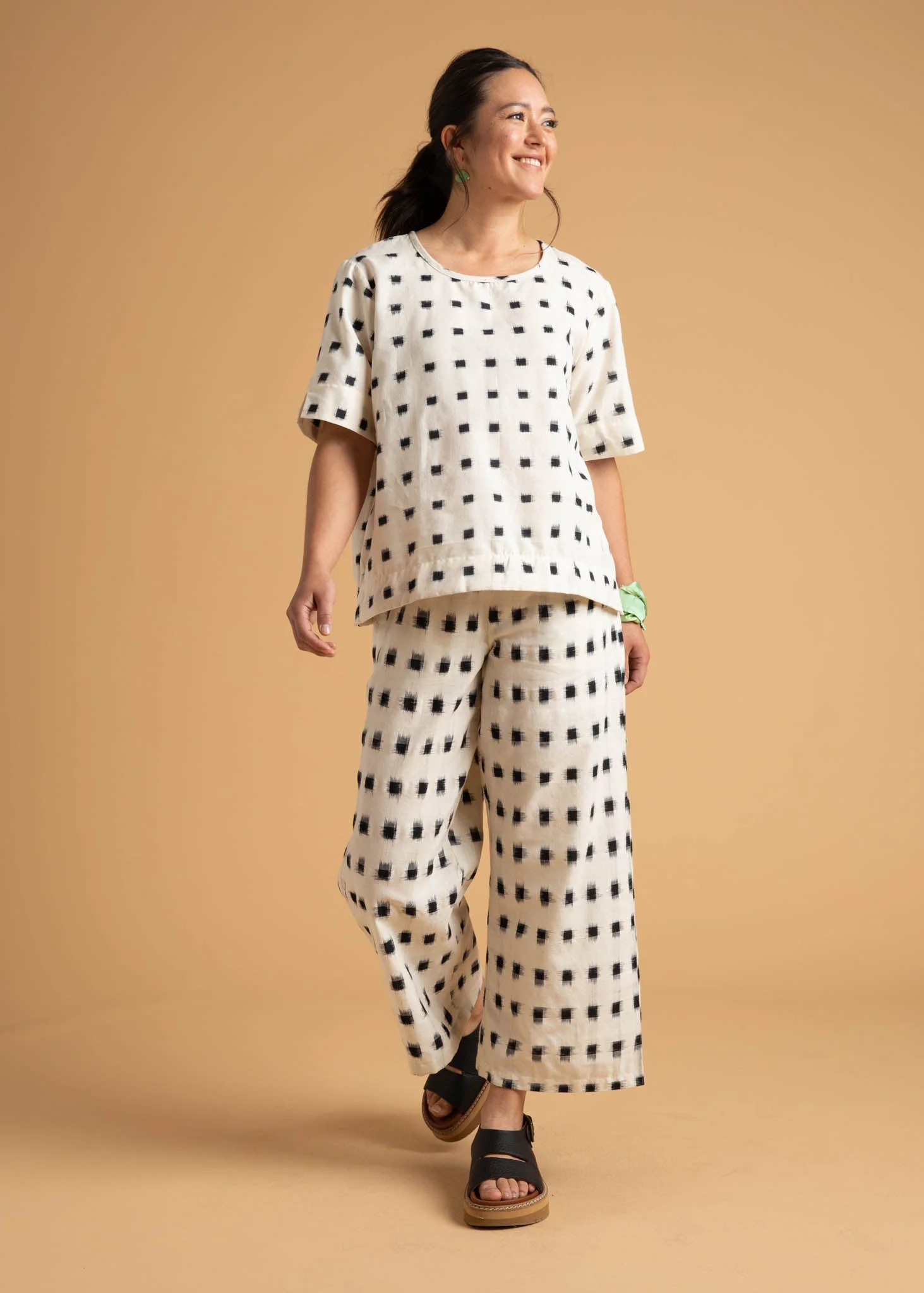 Mare Boxy Cropped Shirt Ikat Squares - Natural Black - Image 2