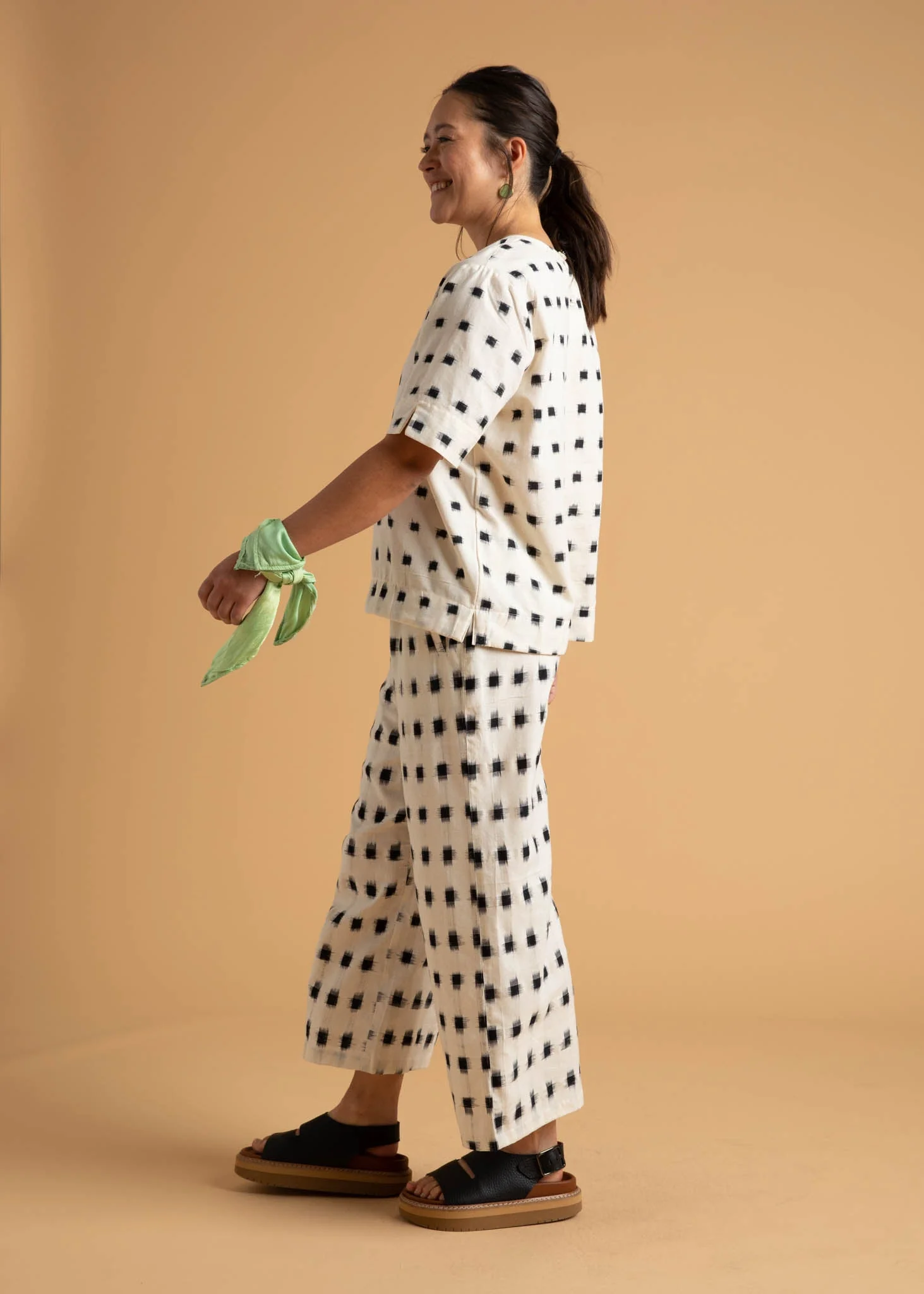 Mare Boxy Cropped Shirt Ikat Squares - Natural Black - Image 3