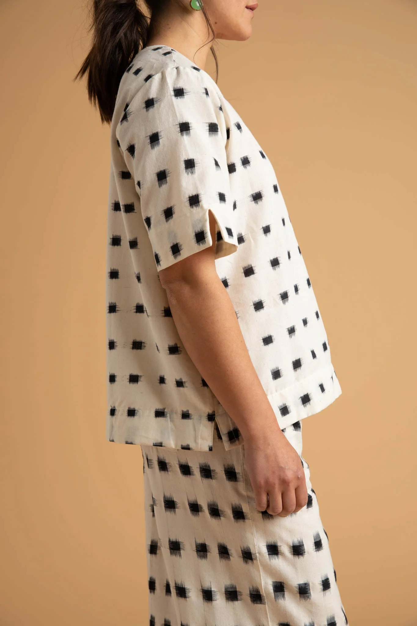 Mare Boxy Cropped Shirt Ikat Squares - Natural Black - Image 5