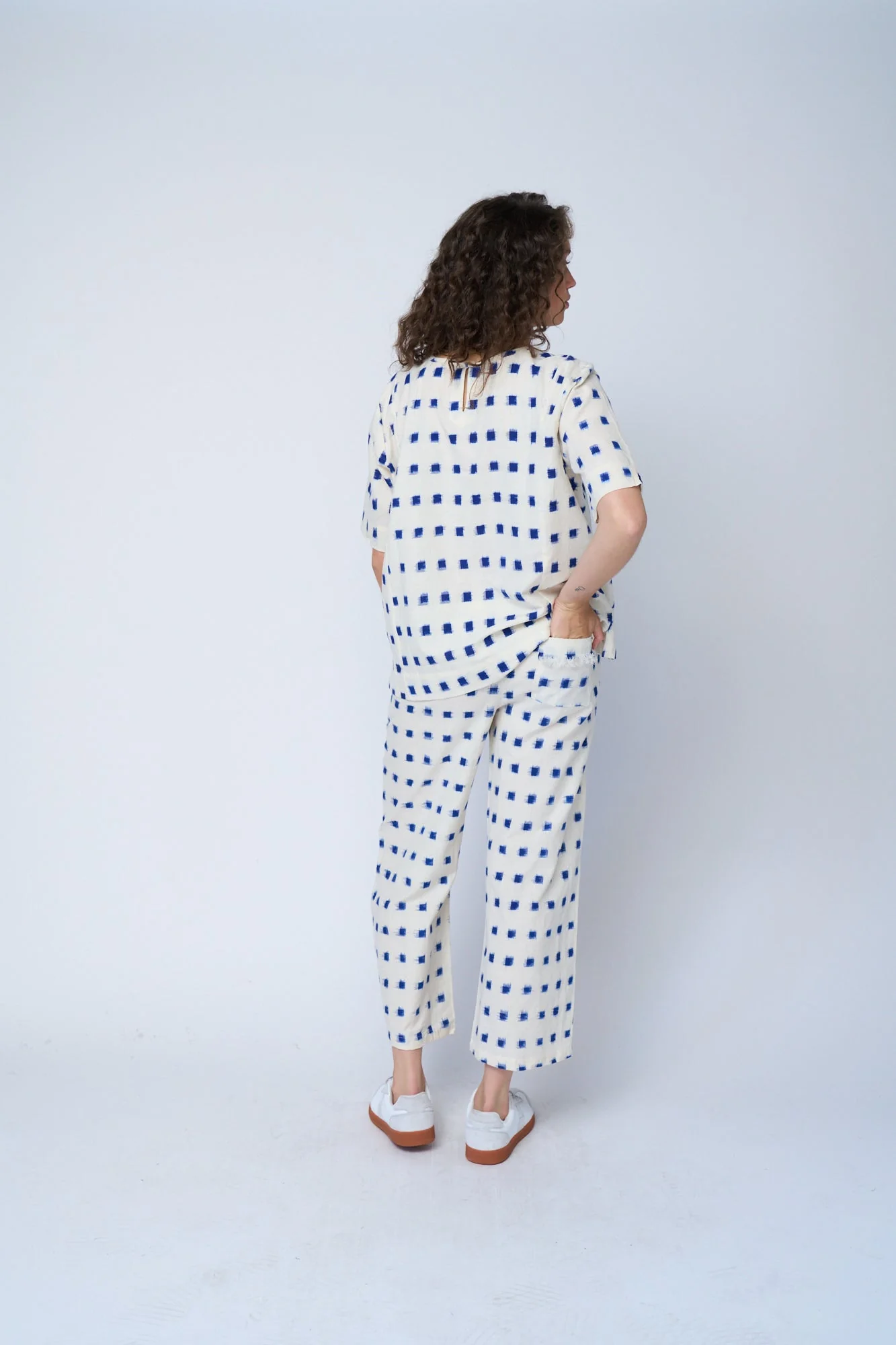 Mare Boxy Cropped Shirt Ikat Squares Natural Cobalt - Image 5