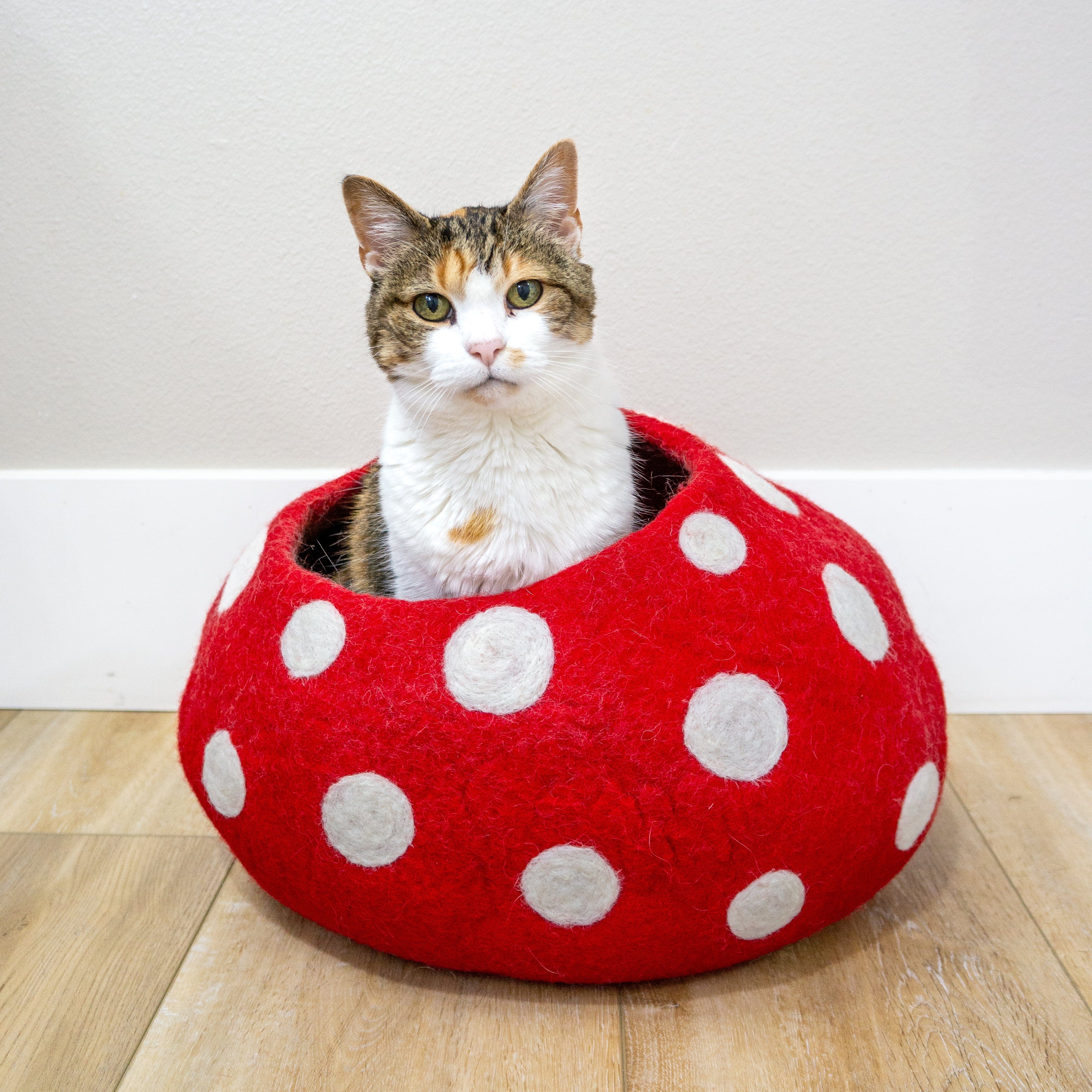 Mushroom Eco Kitty Cave - Red - Image 4