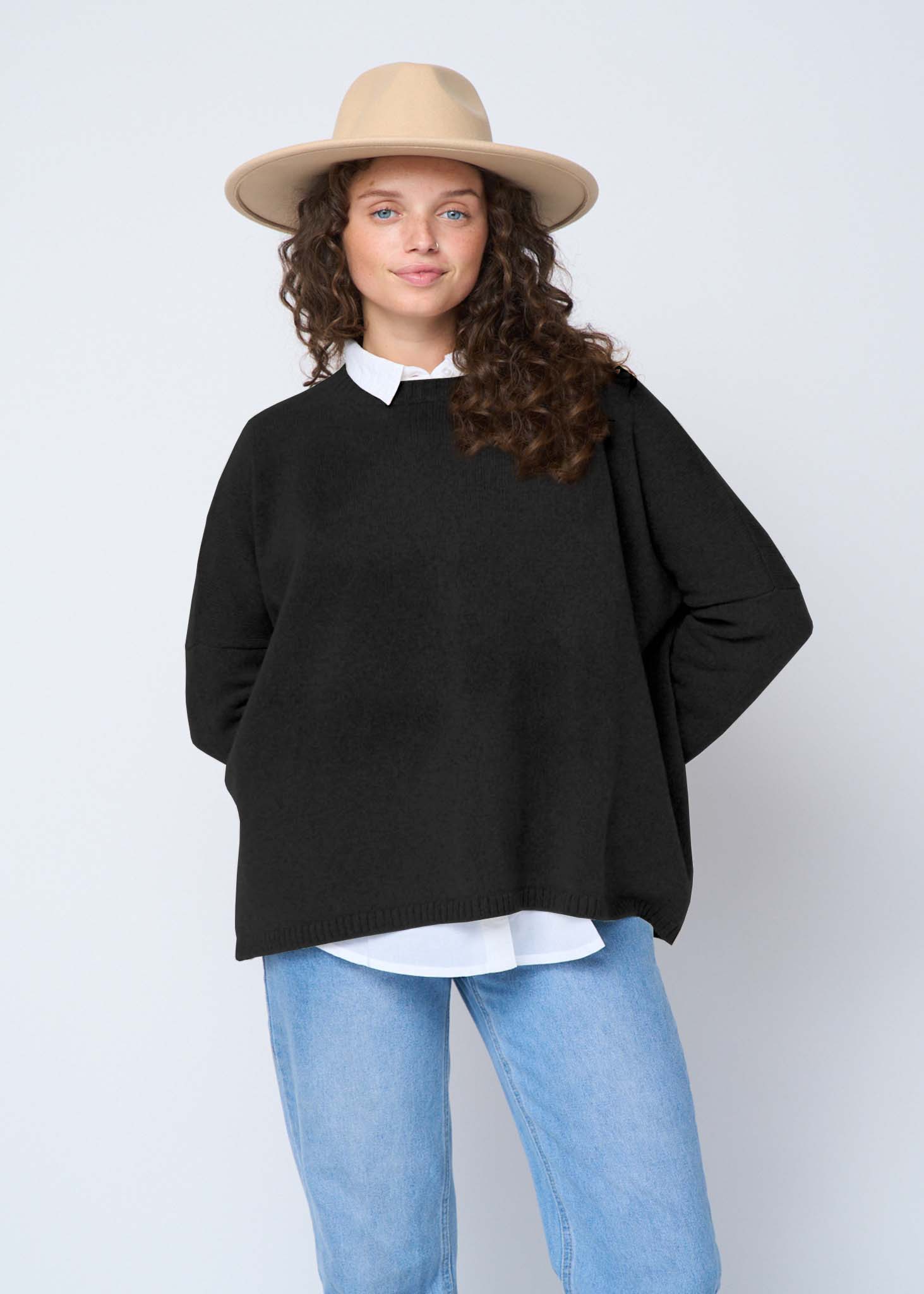 Nantucket Boxy Recycled Cashmere Sweater - Black - Image 3