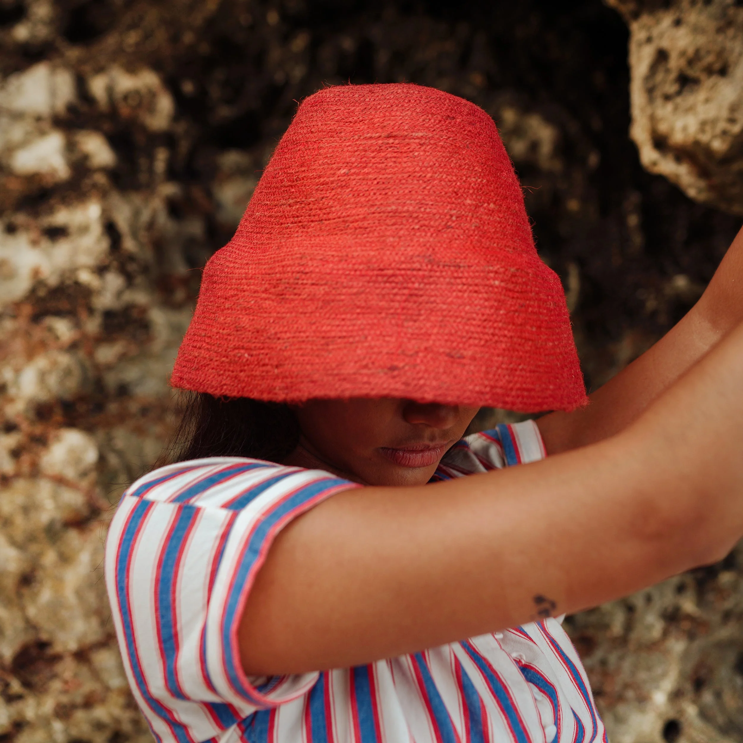NAOMI Jute Clochet Straw Hat In Red - Image 3