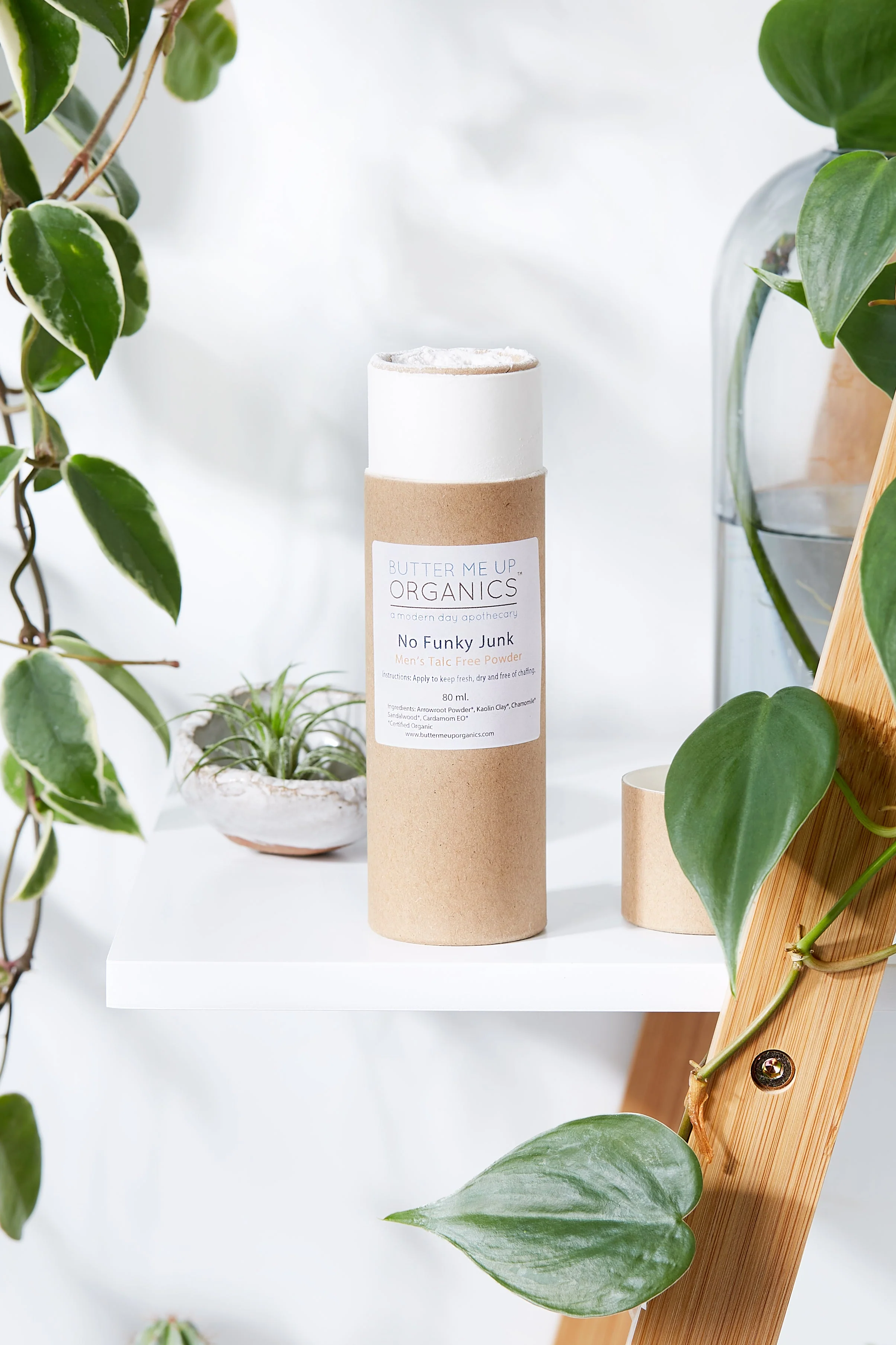 No Funky Junk / Men's Talc Free Powder - Image 3