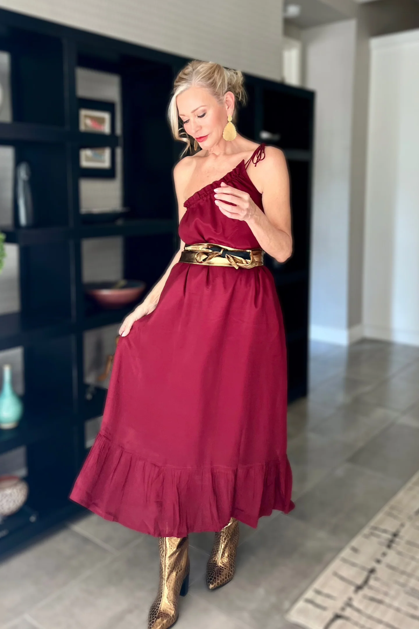One-shoulder Maxi dress in Burgundy - Image 11