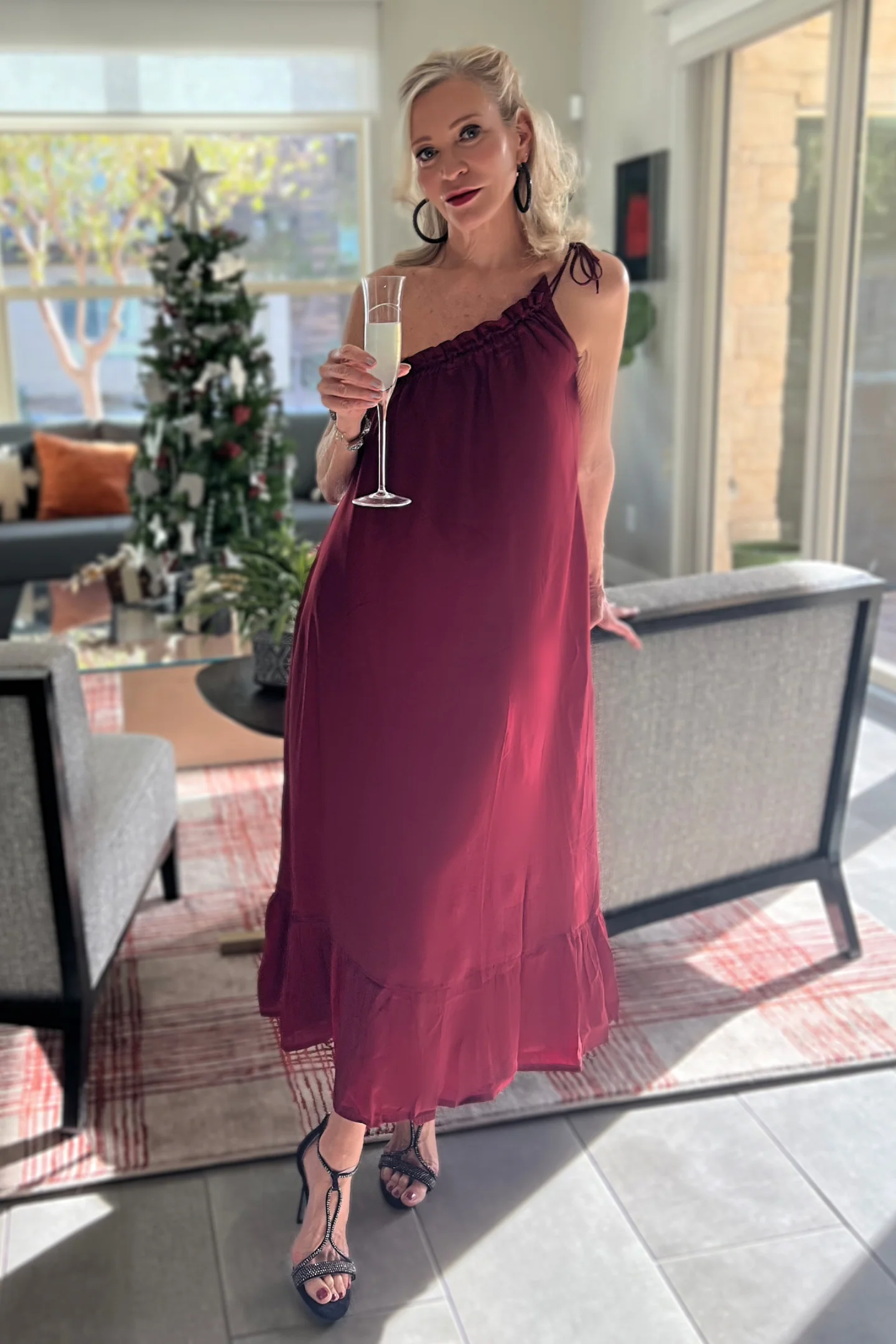 One-shoulder Maxi dress in Burgundy - Image 12