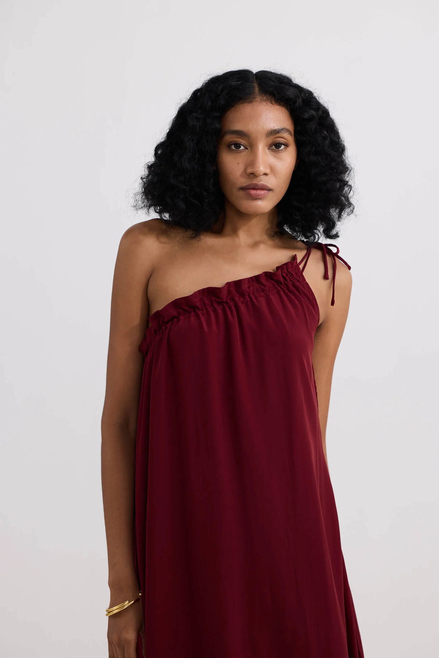 One-shoulder Maxi dress in Burgundy - Image 5