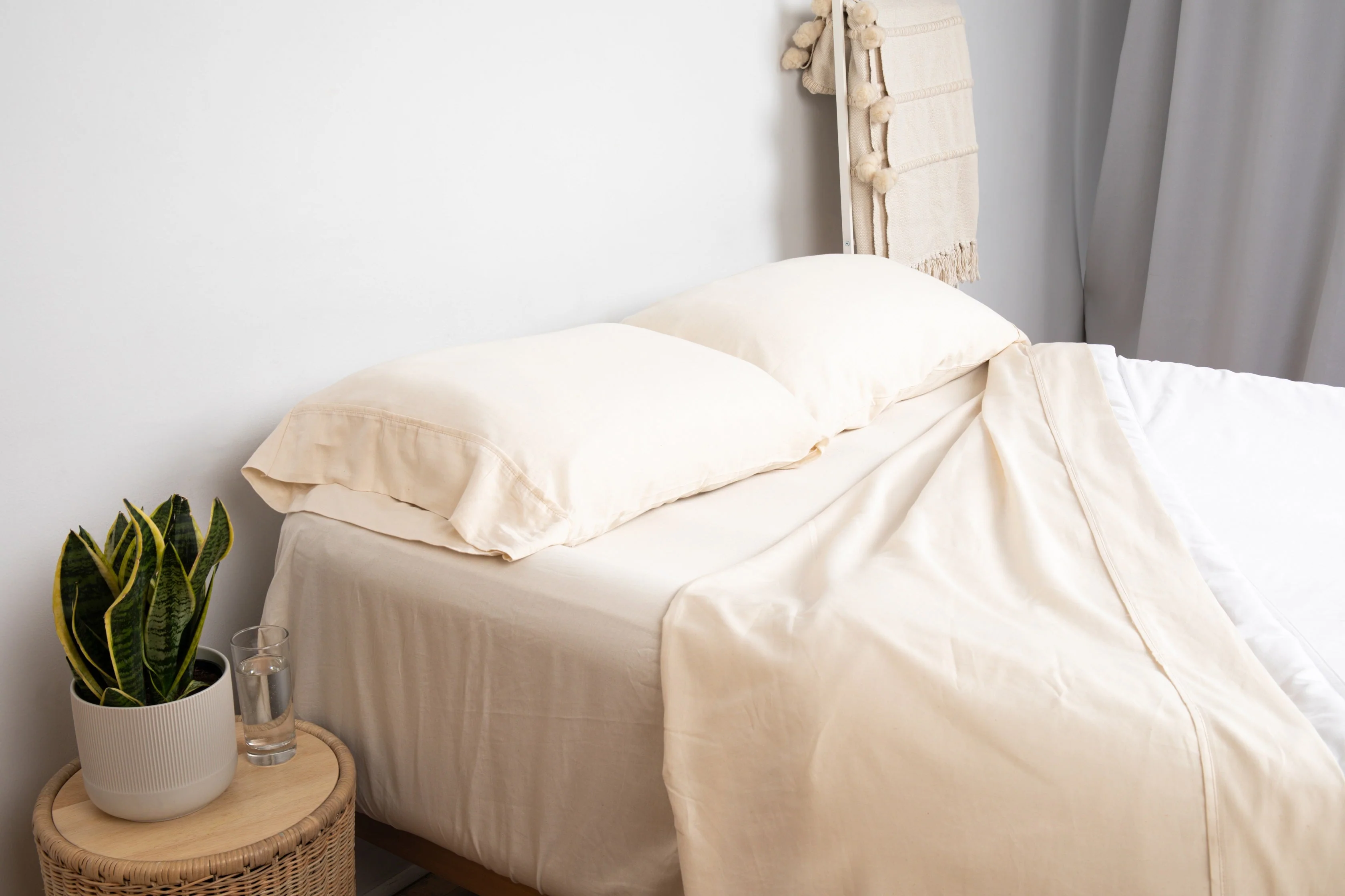 Organic Sateen Bed Sheets Set - Image 3