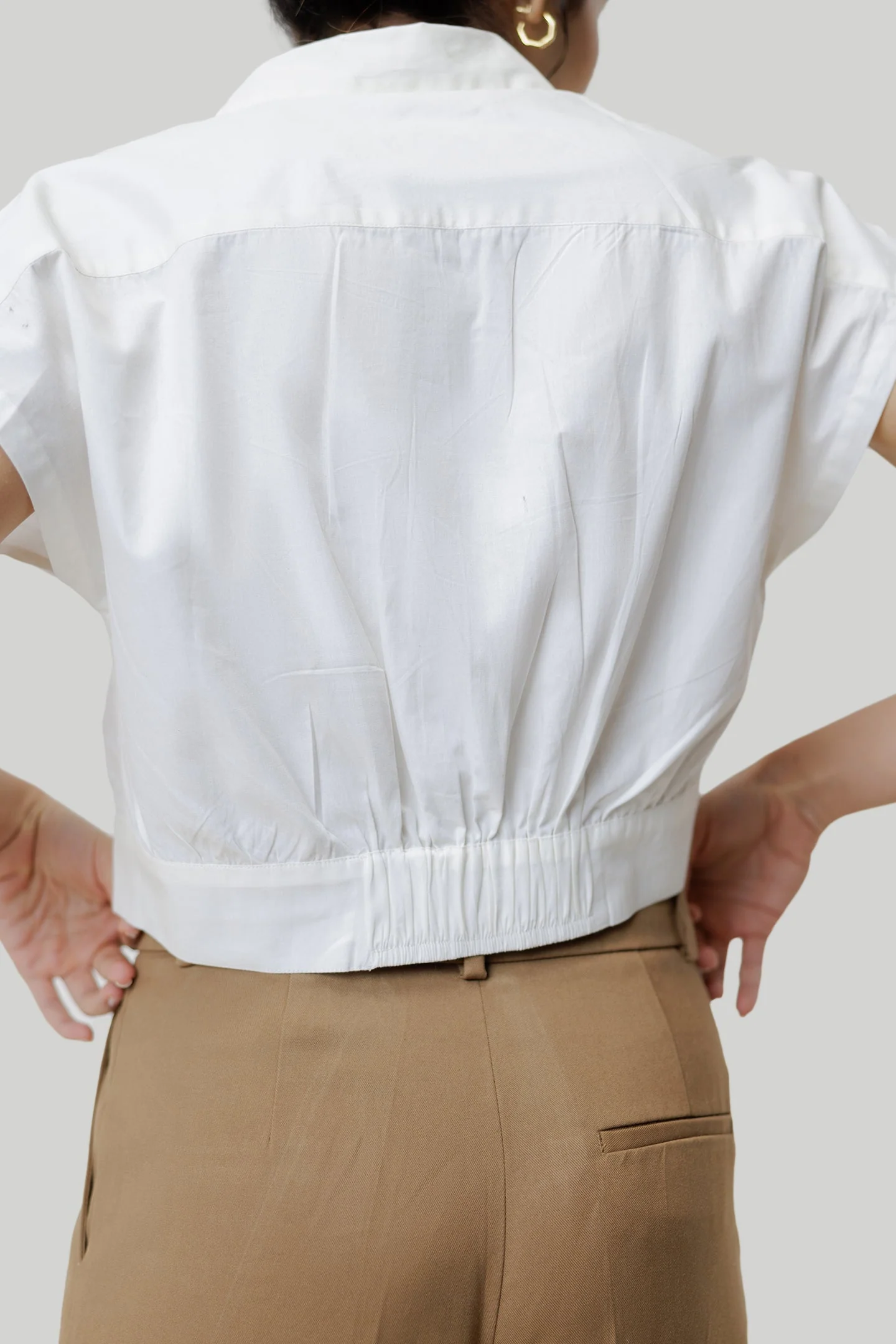 Oversized Crop Shirt in Off-white - Image 2