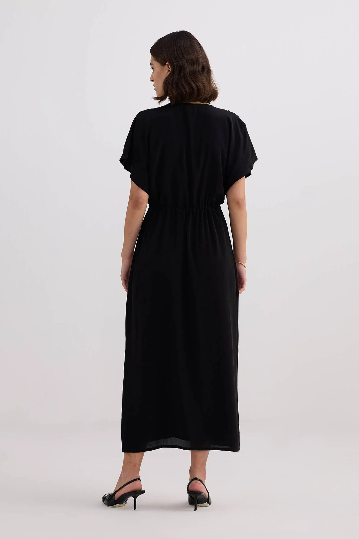 Oversized Gathered V-neck Maxi Dress in Black - Image 2