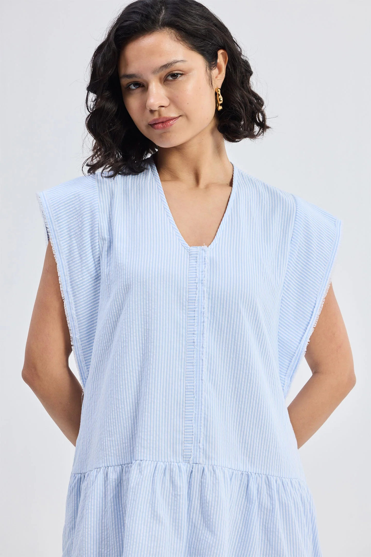 Oversized V neck Short Dress with Frayed Sleeves - Image 3