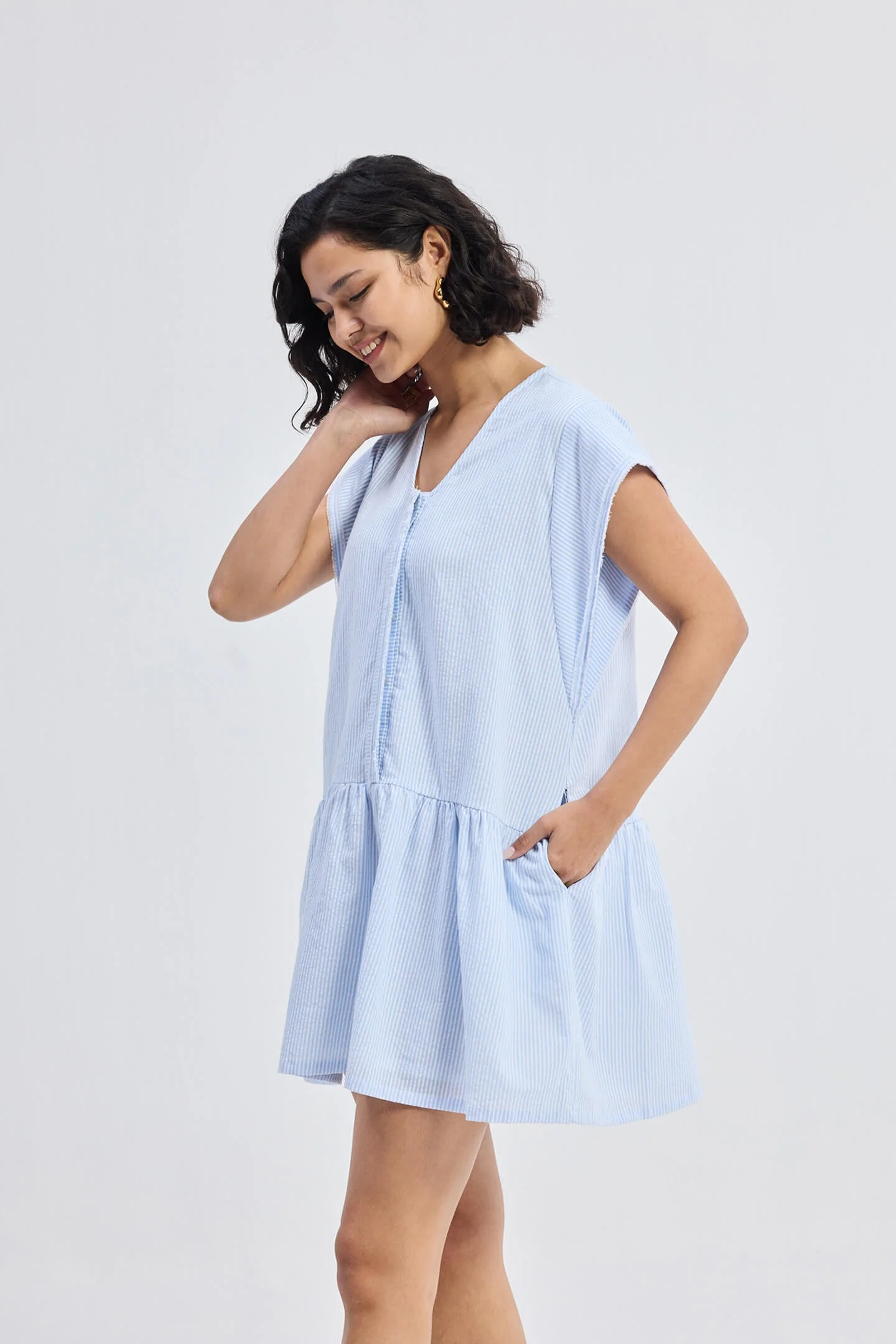 Oversized V neck Short Dress with Frayed Sleeves - Image 4