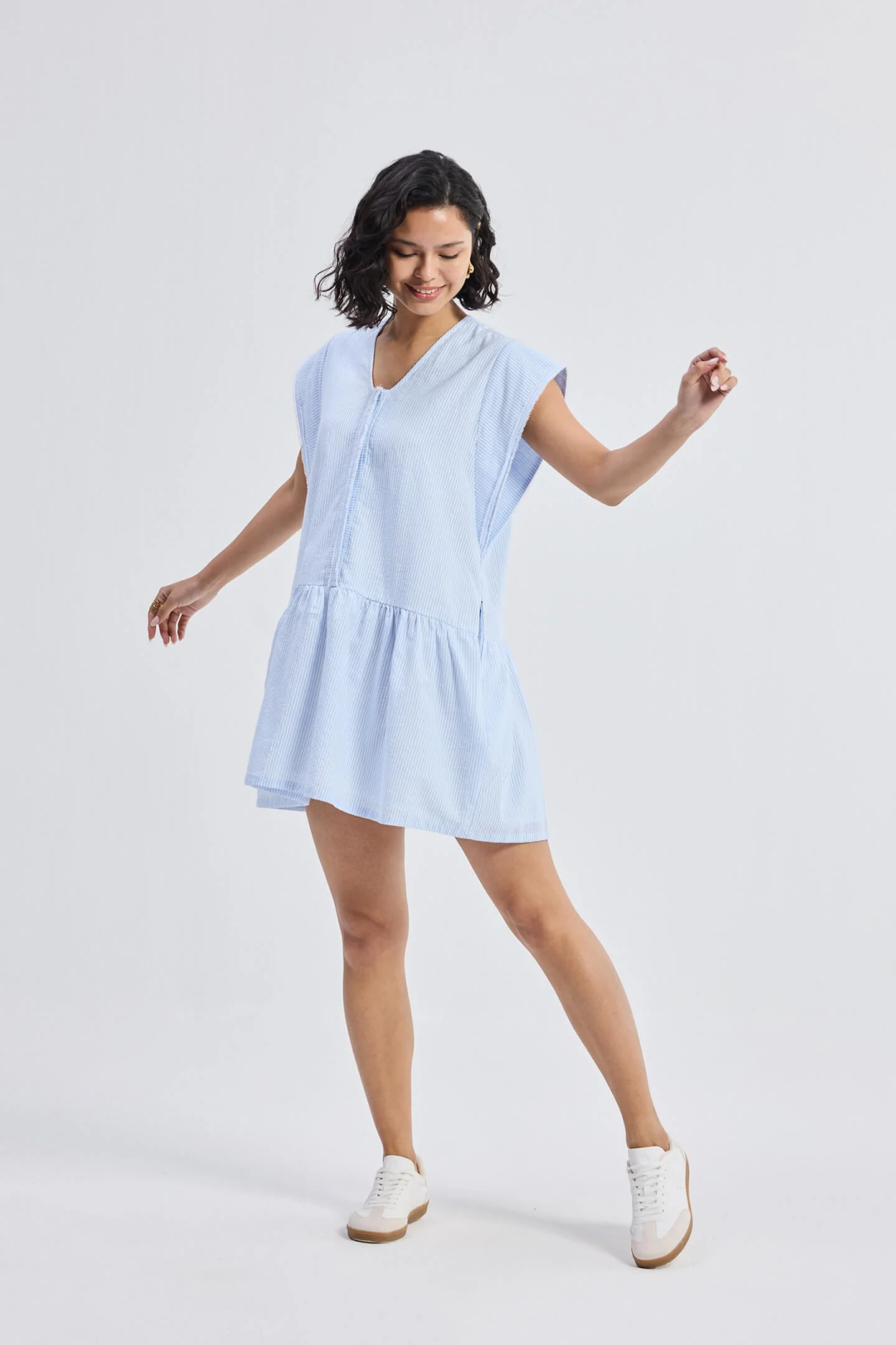 Oversized V neck Short Dress with Frayed Sleeves - Image 7