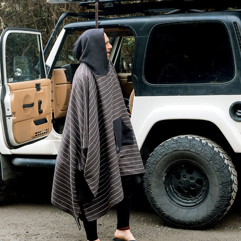 Poncho Towel: Pinner Black - Image 2