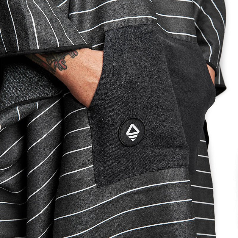 Poncho Towel: Pinner Black - Image 3