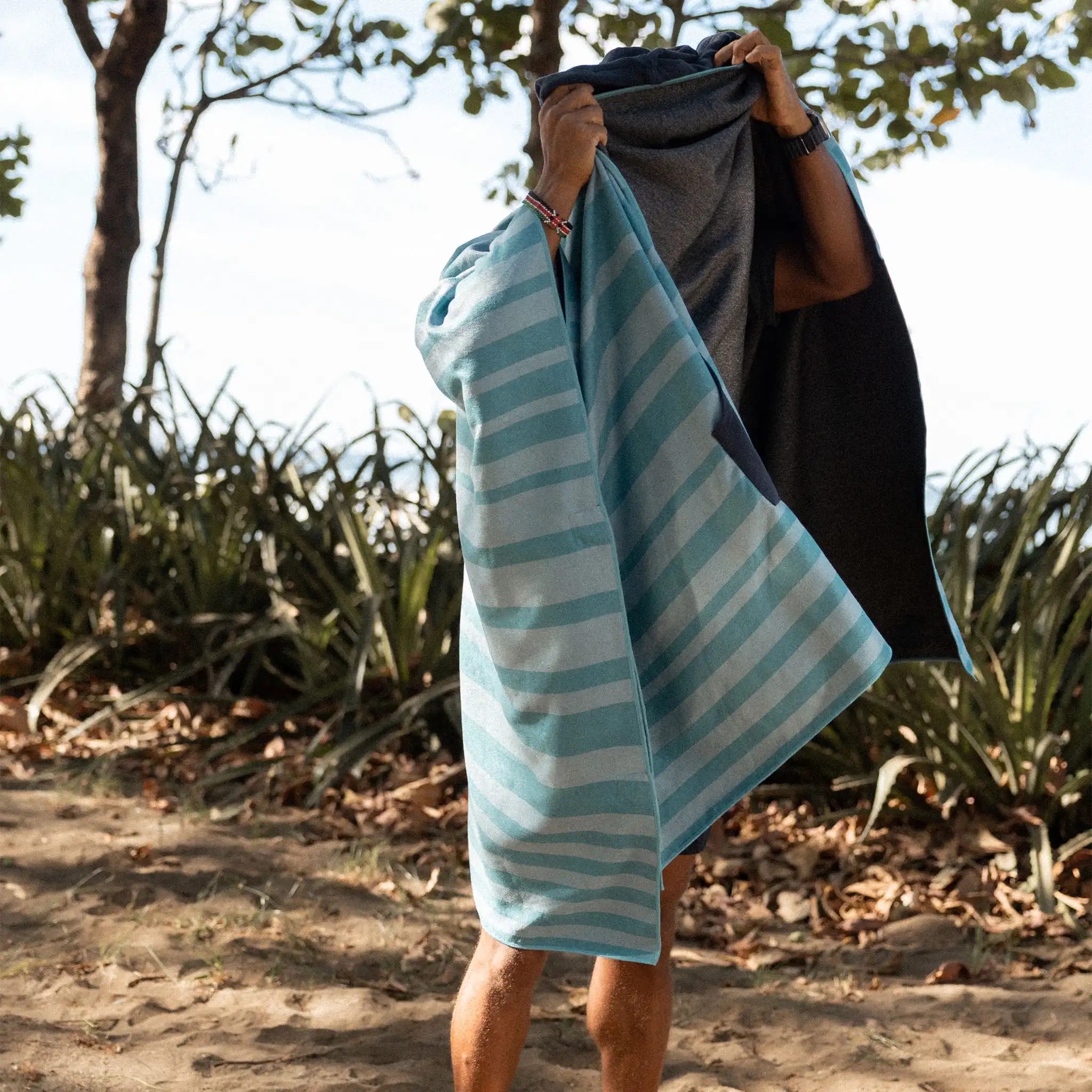 Poncho Towel: Sidewinder Agua - Image 8