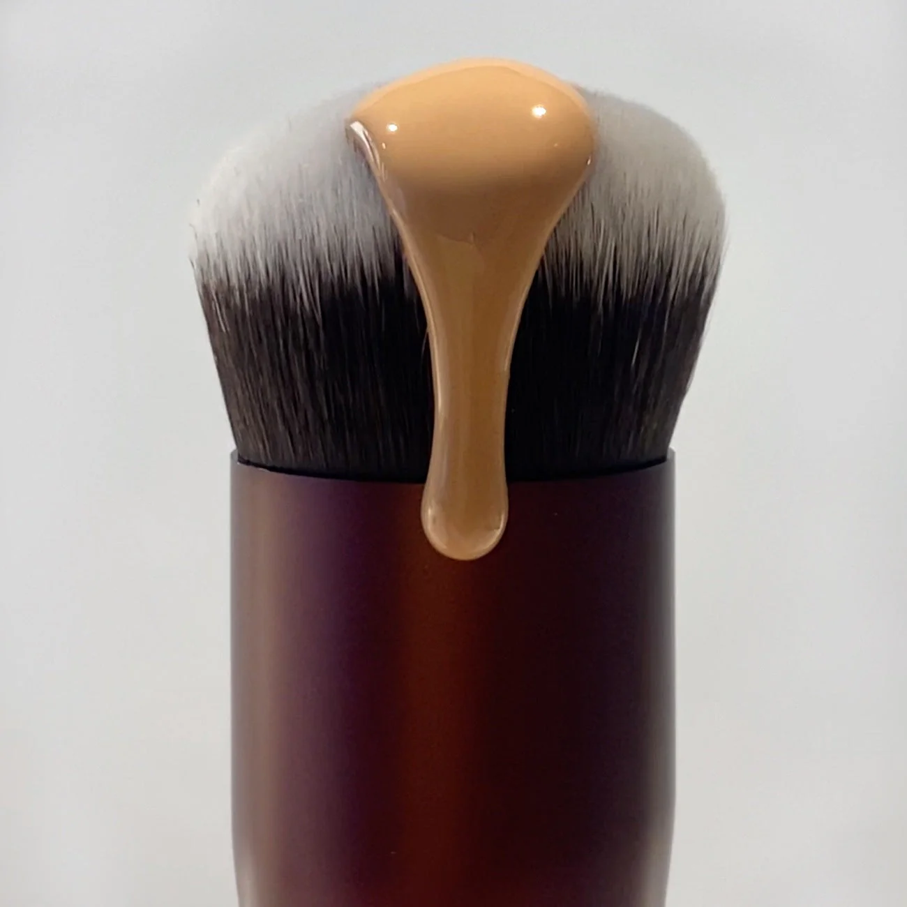 Pro Buffer Foundation Brush - Image 2