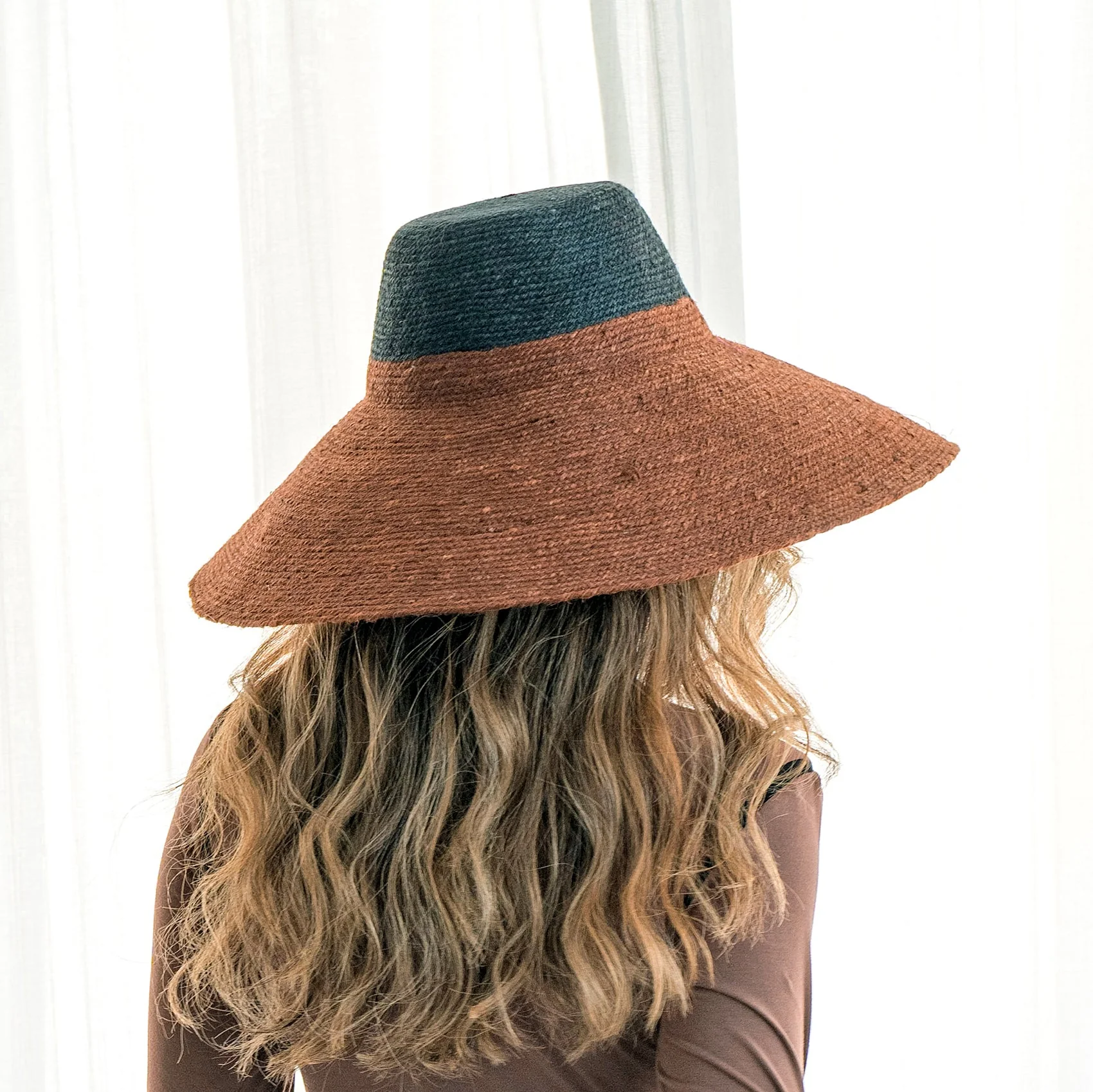 RIRI DUO Jute Handwoven Straw Hat in Burnt Sienna & Black - Image 3