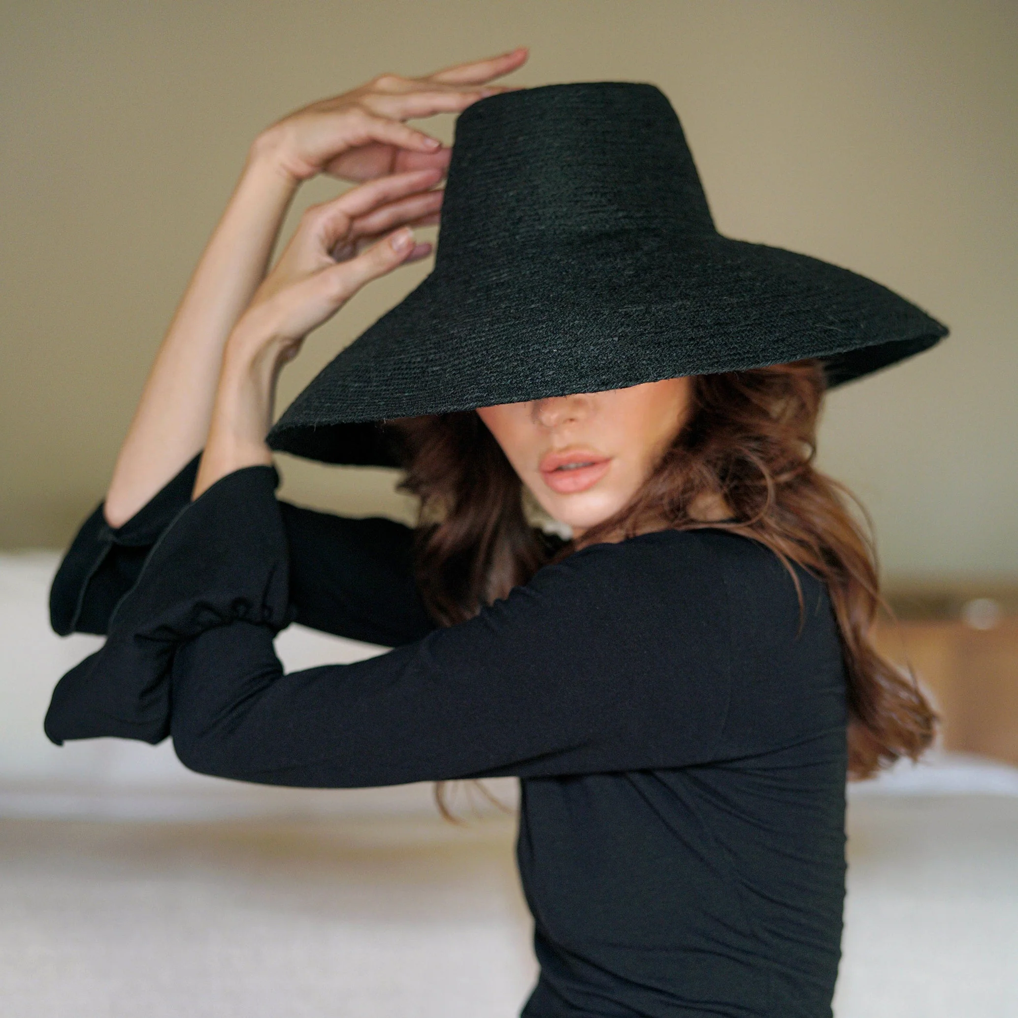 RIRI Jute Handwoven Straw Hat In Black - Image 2