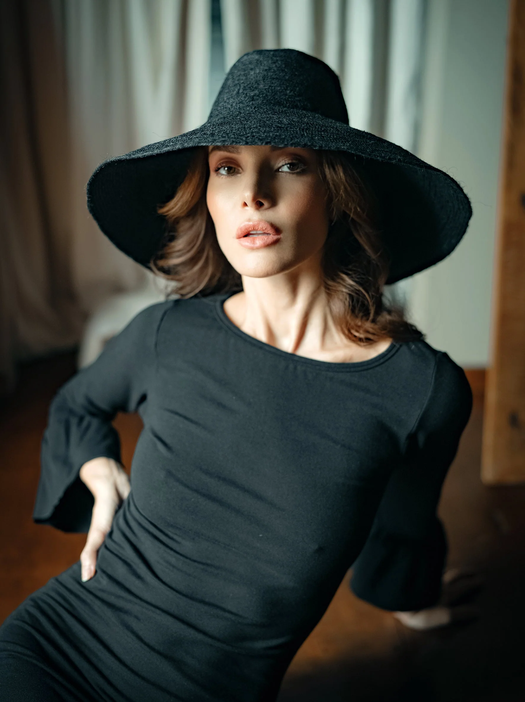 RIRI Jute Handwoven Straw Hat In Black - Image 5