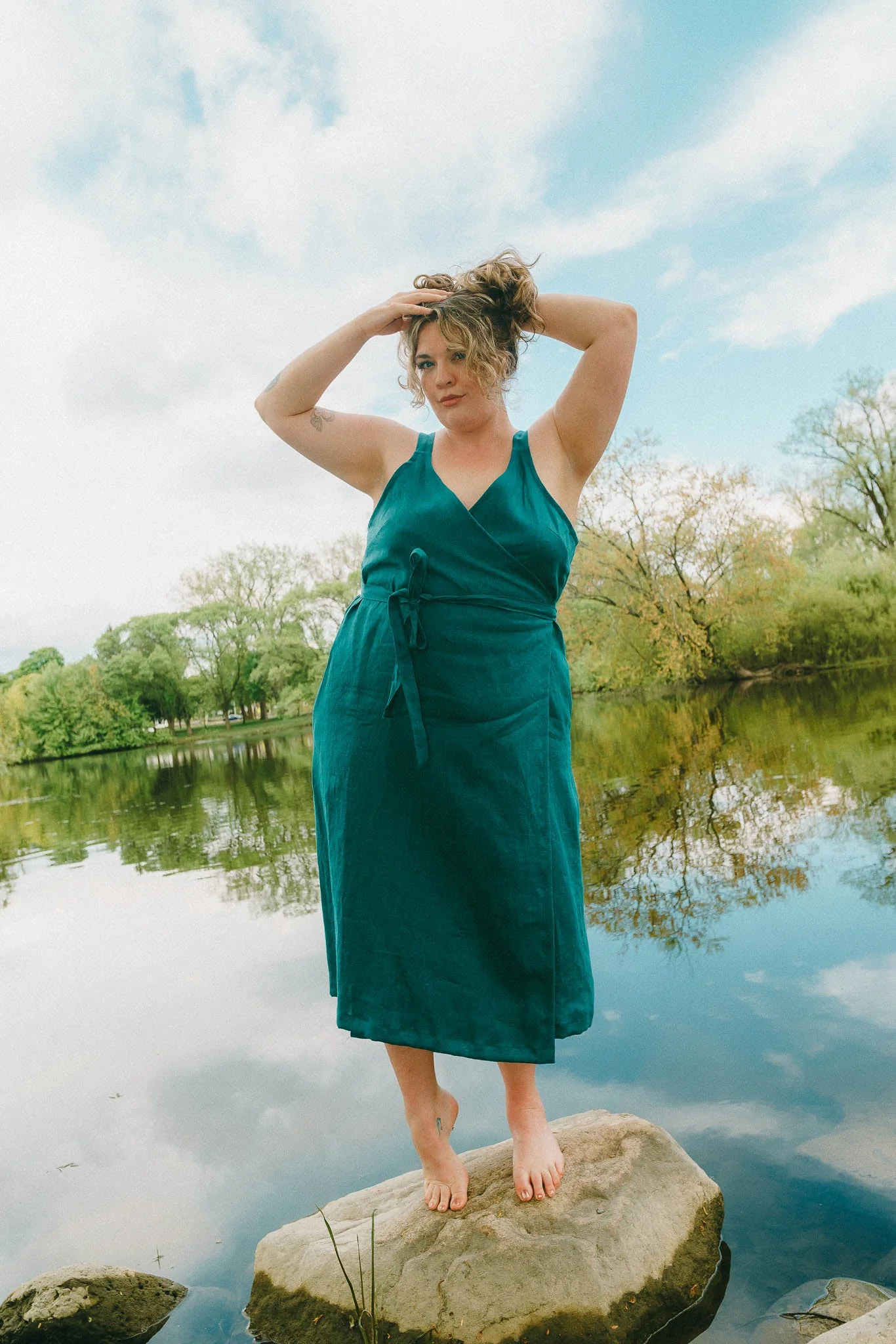 Rove Dress in Peacock - Image 5