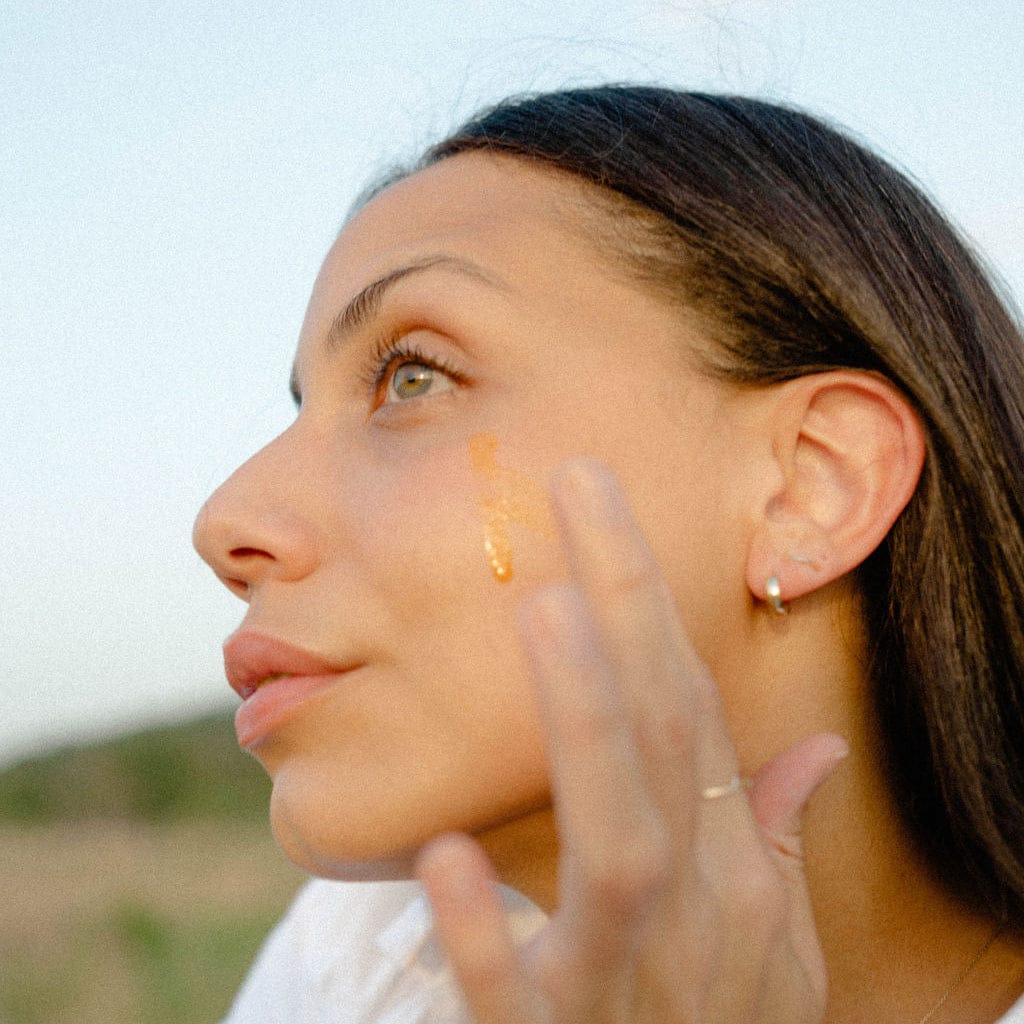Sea Berry Balancing Facial Oil - Image 3