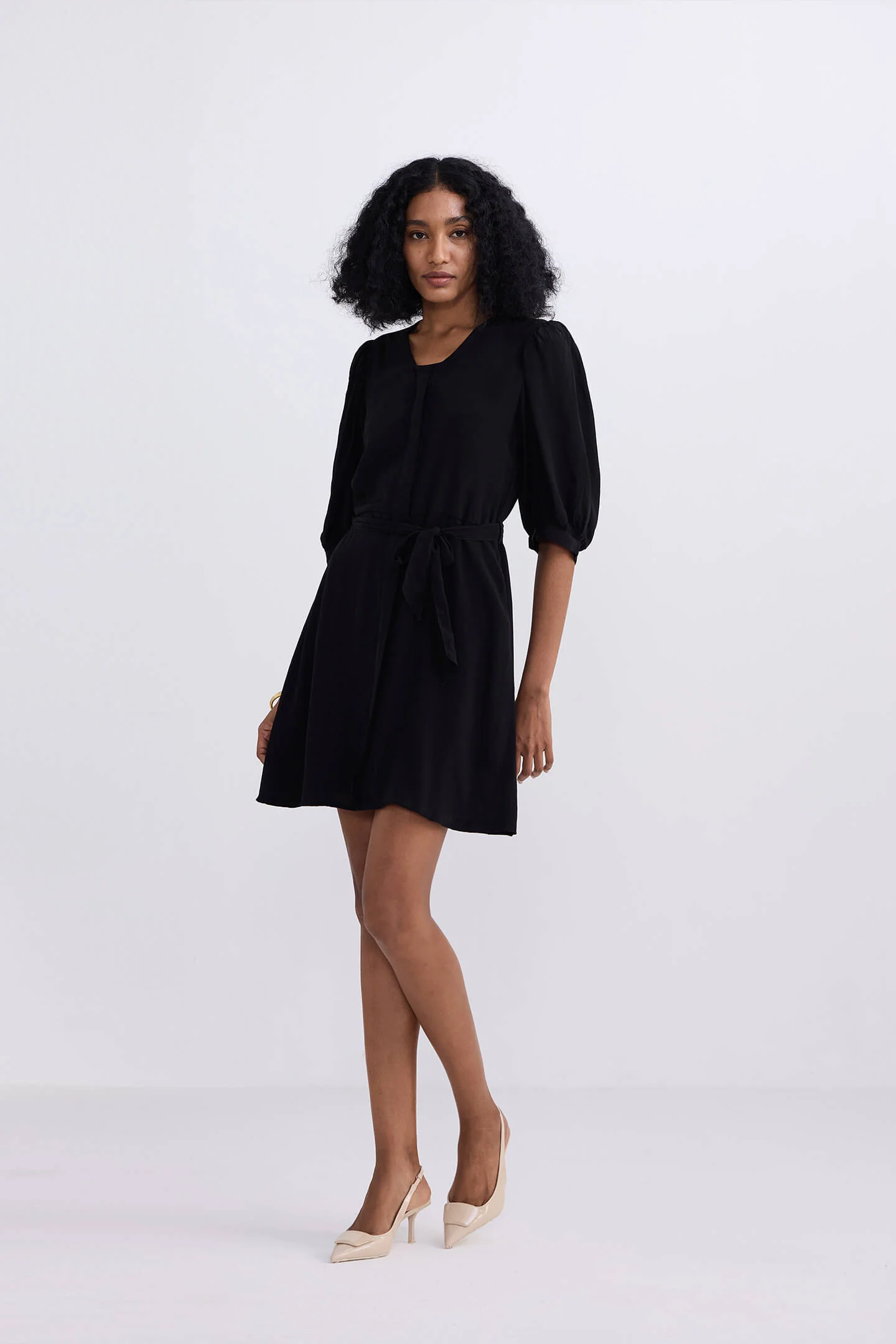 Short Dress with a Waist-tie in Black - Image 8