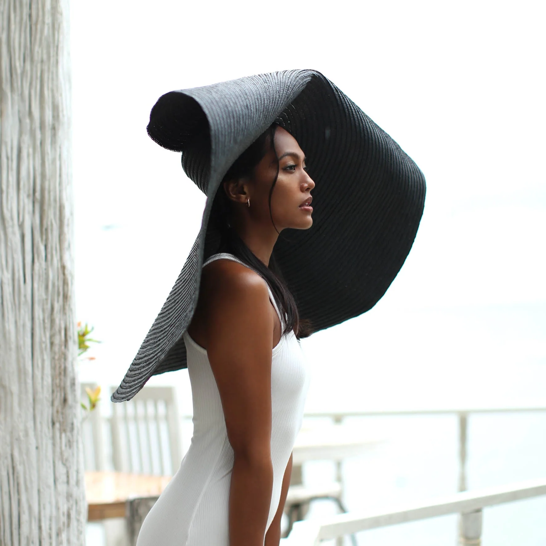 SOLANA Oversized Straw Hat In Black - Image 3