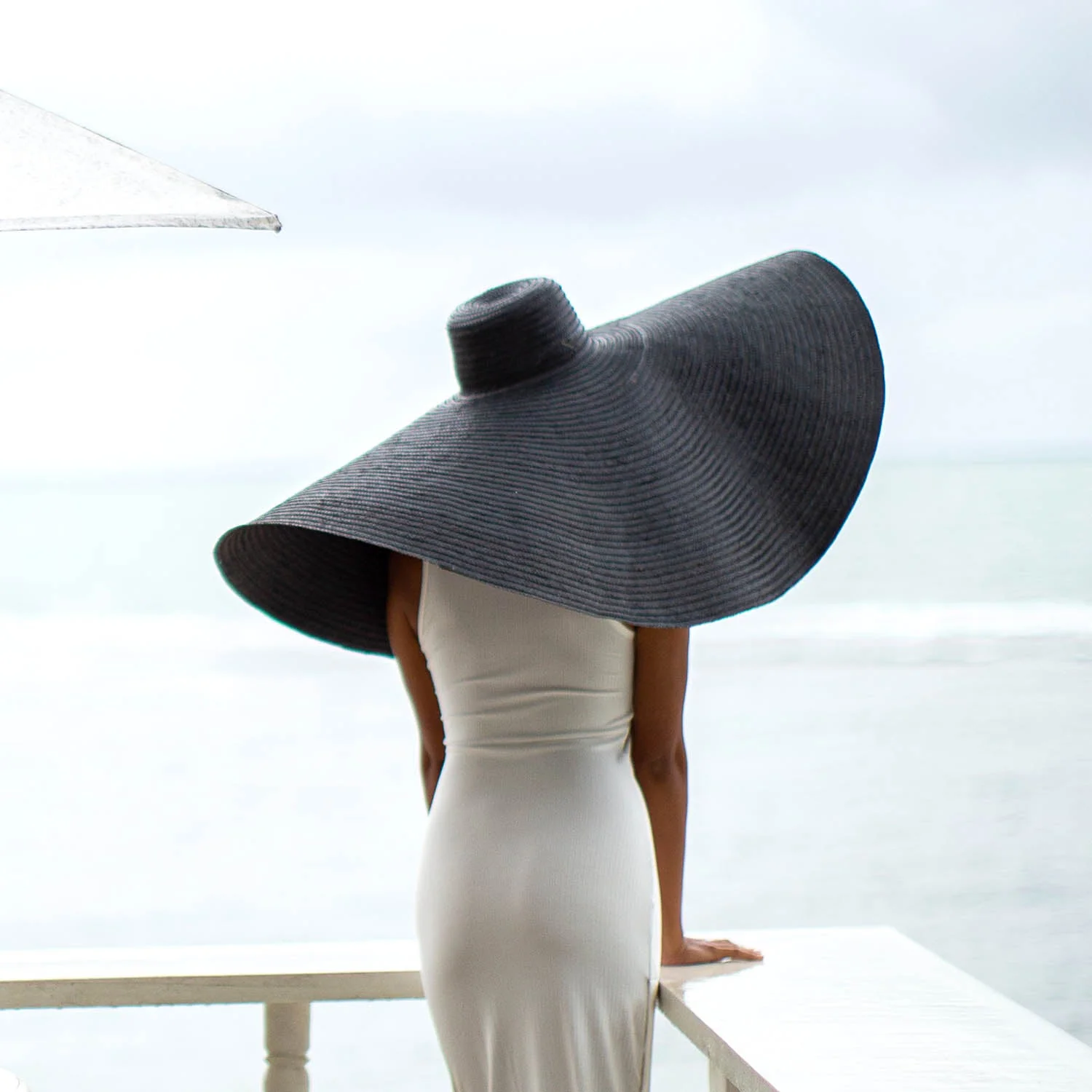 SOLANA Oversized Straw Hat In Black - Image 4