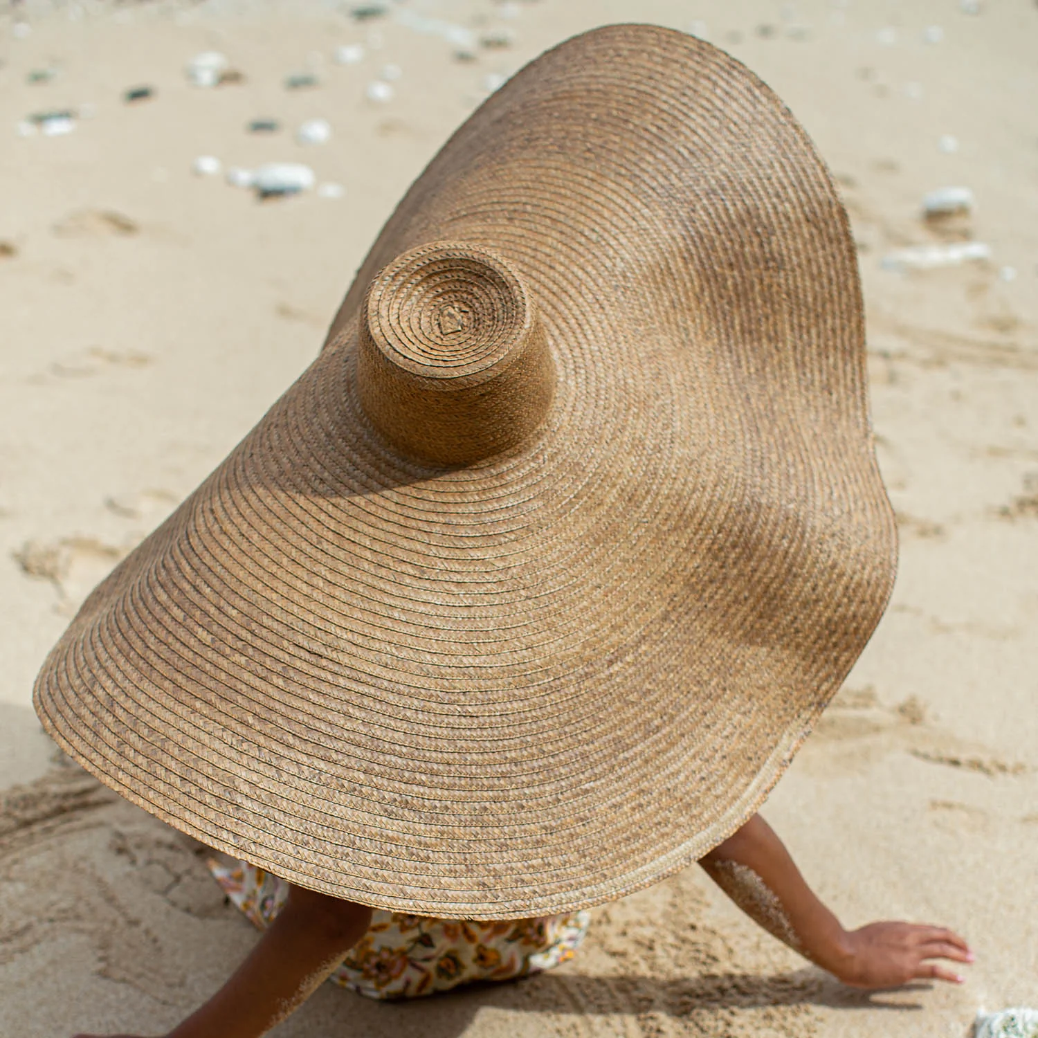 SOLANA Oversized Straw Hat In Toasted Beige - Image 3
