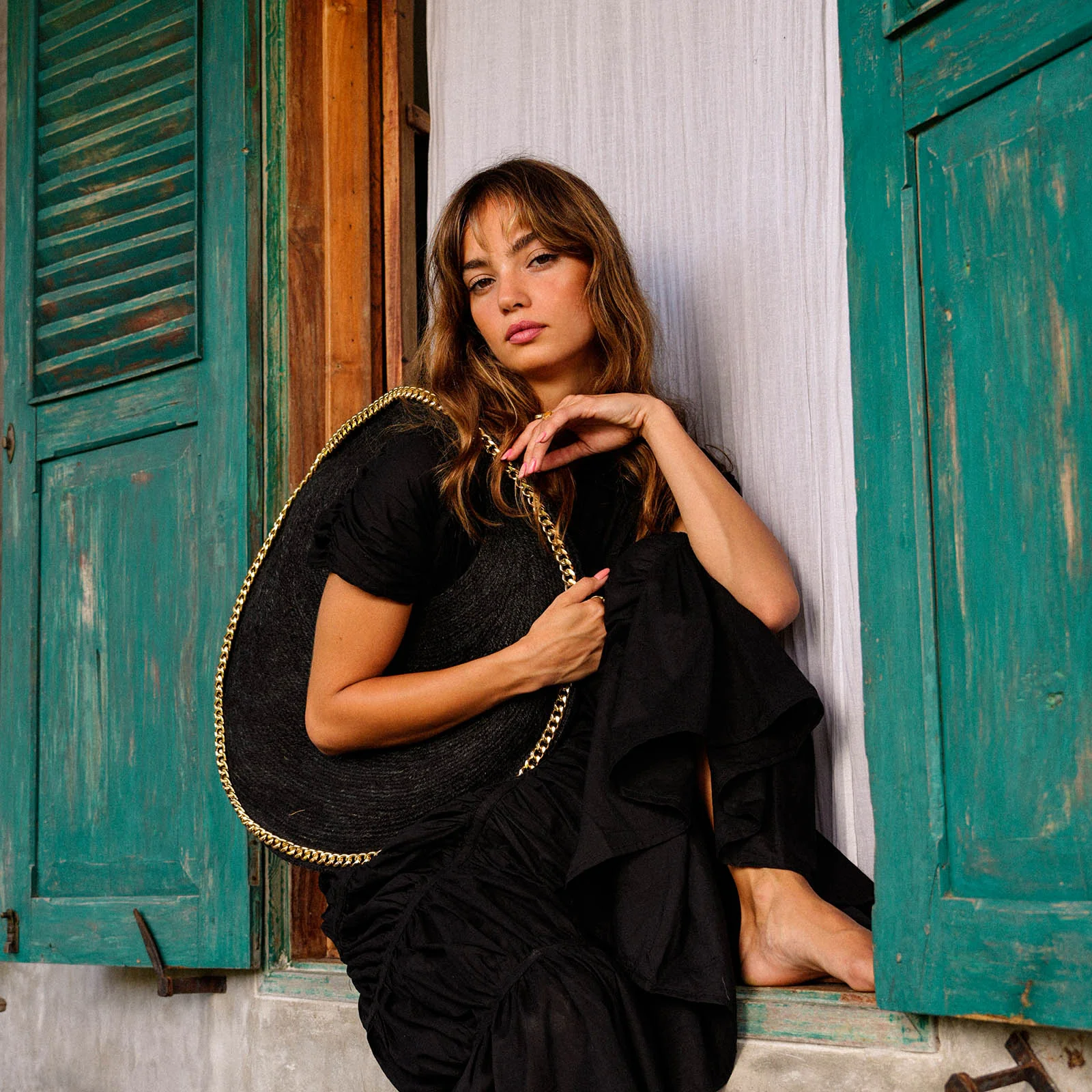 SOLO FIG Large Black Jute Bag With Gold Chain - Image 4