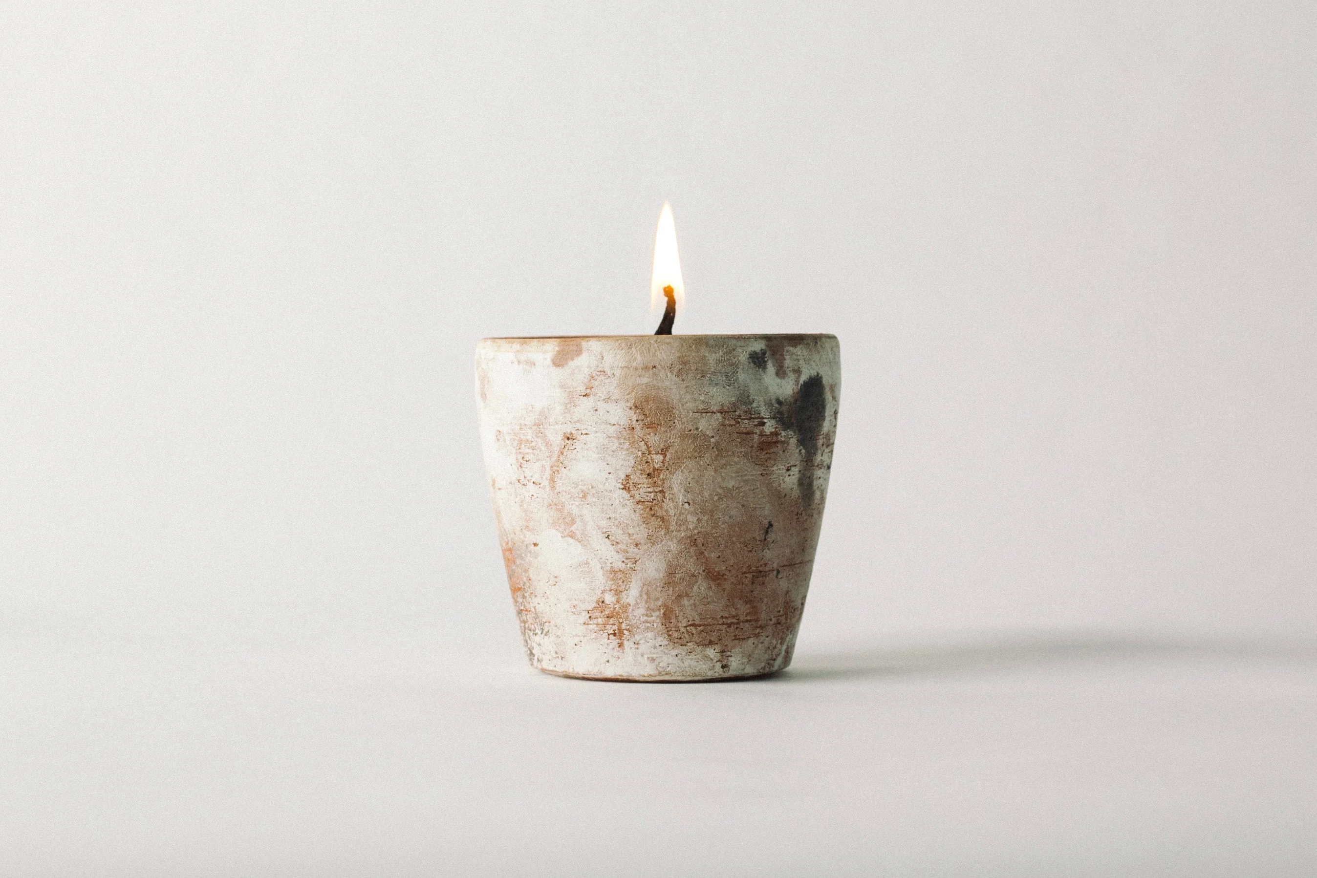 Souchong Debut Earthen Tallow Candle – Smoke-Brushed Terracotta Vessel 4 oz - Image 7