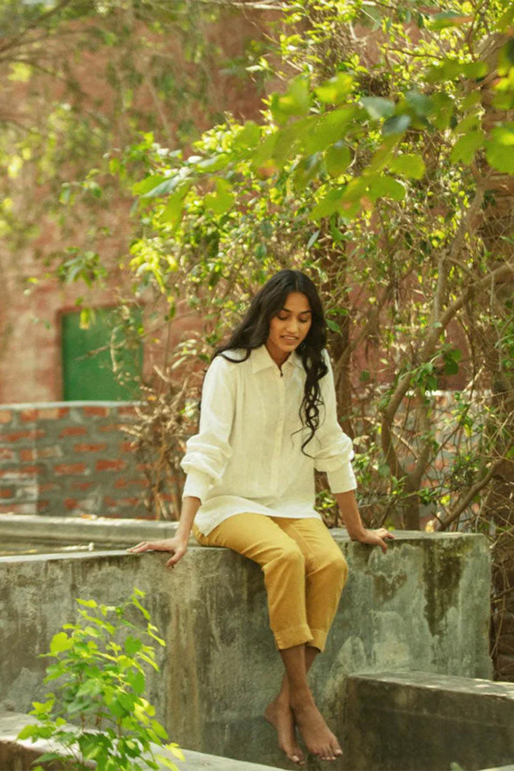 Summer Shirt in Off-white - Image 10