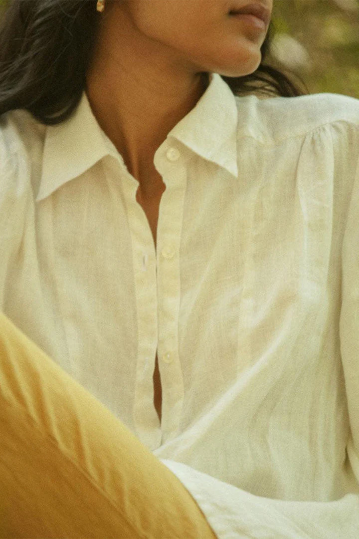 Summer Shirt in Off-white - Image 11