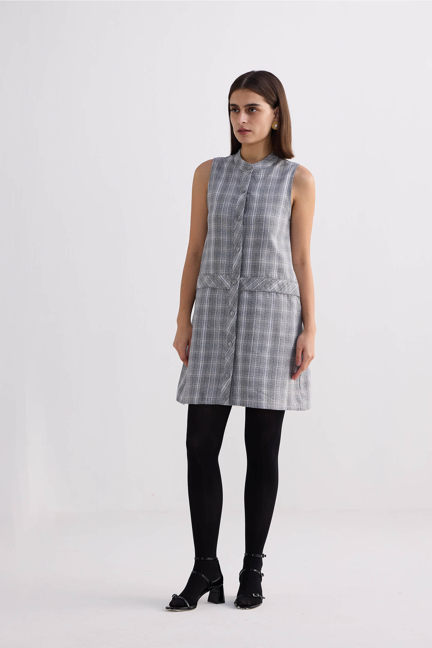 The Cotton Tweed Shift Dress in Grey - Image 4